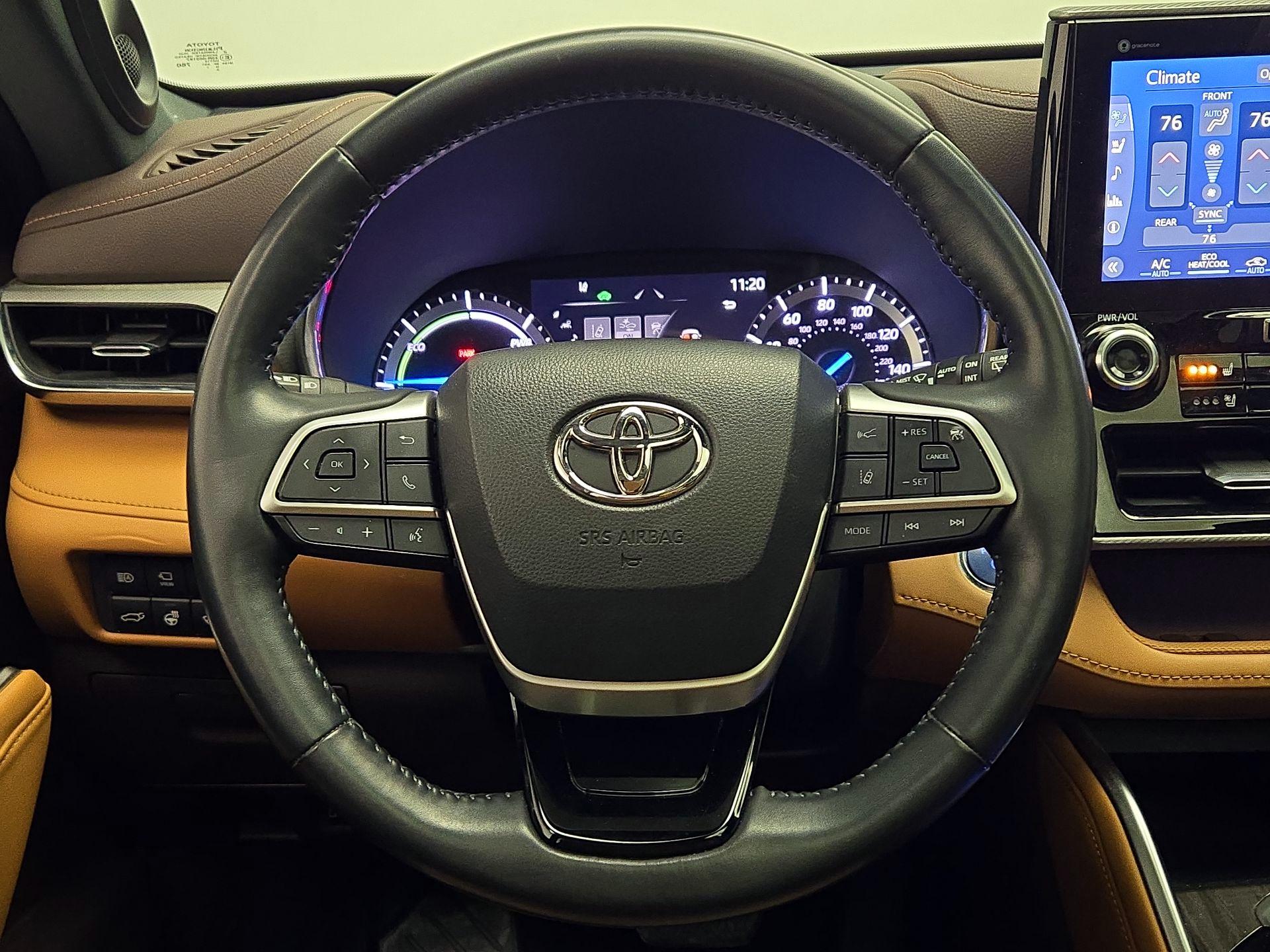 Thumbnail: 2022 Toyota Highlander - 10