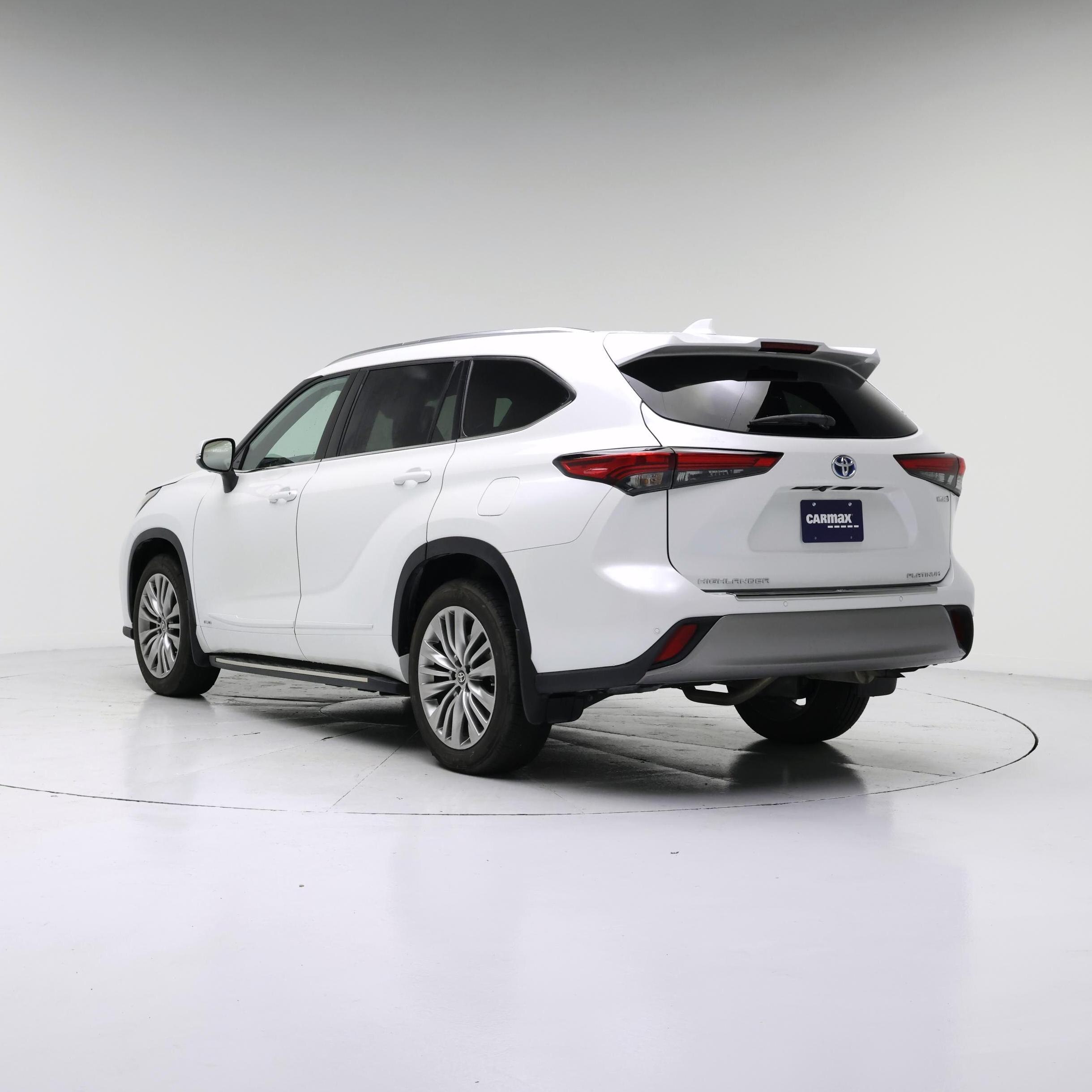 Thumbnail: 2022 Toyota Highlander - 2
