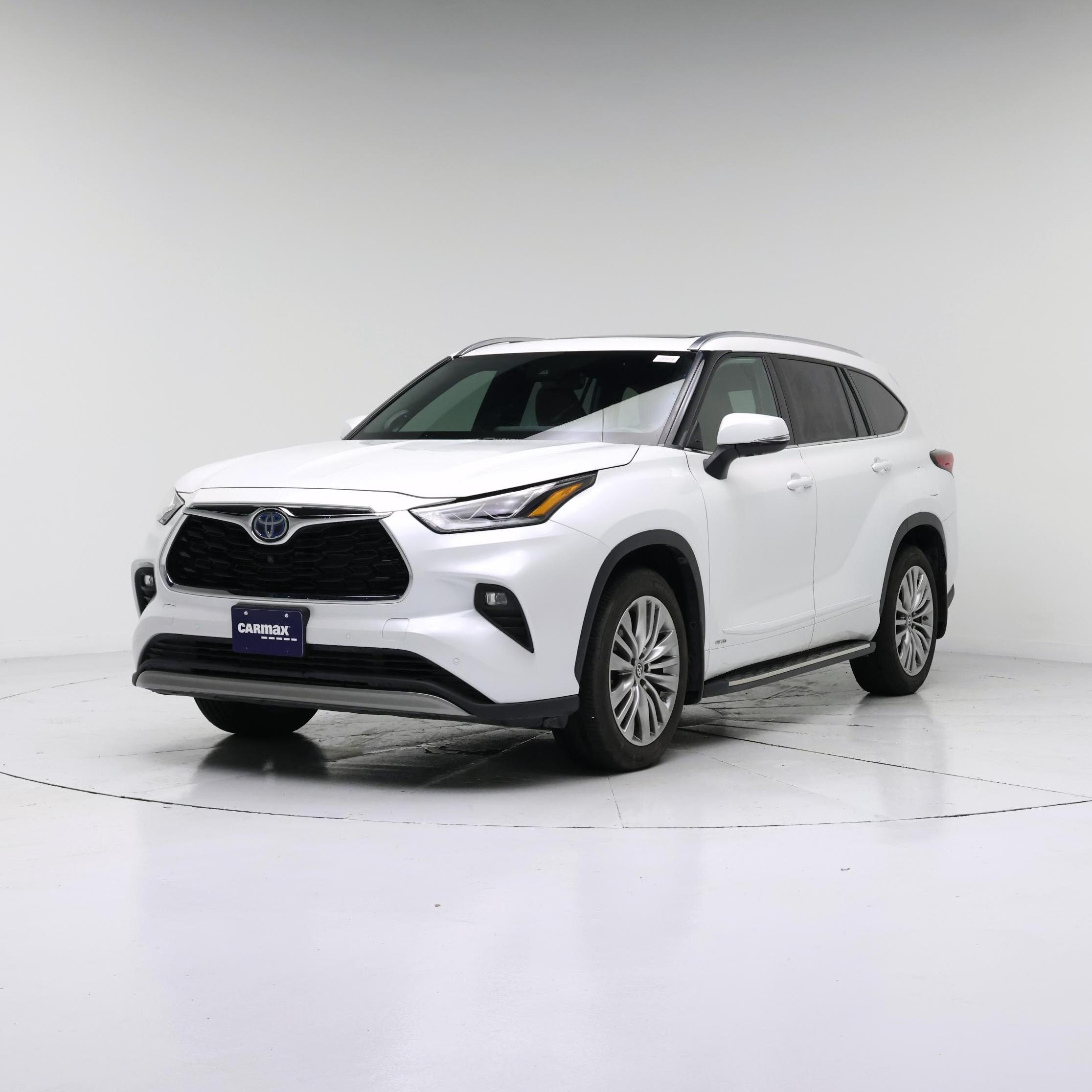 Thumbnail: 2022 Toyota Highlander - 4