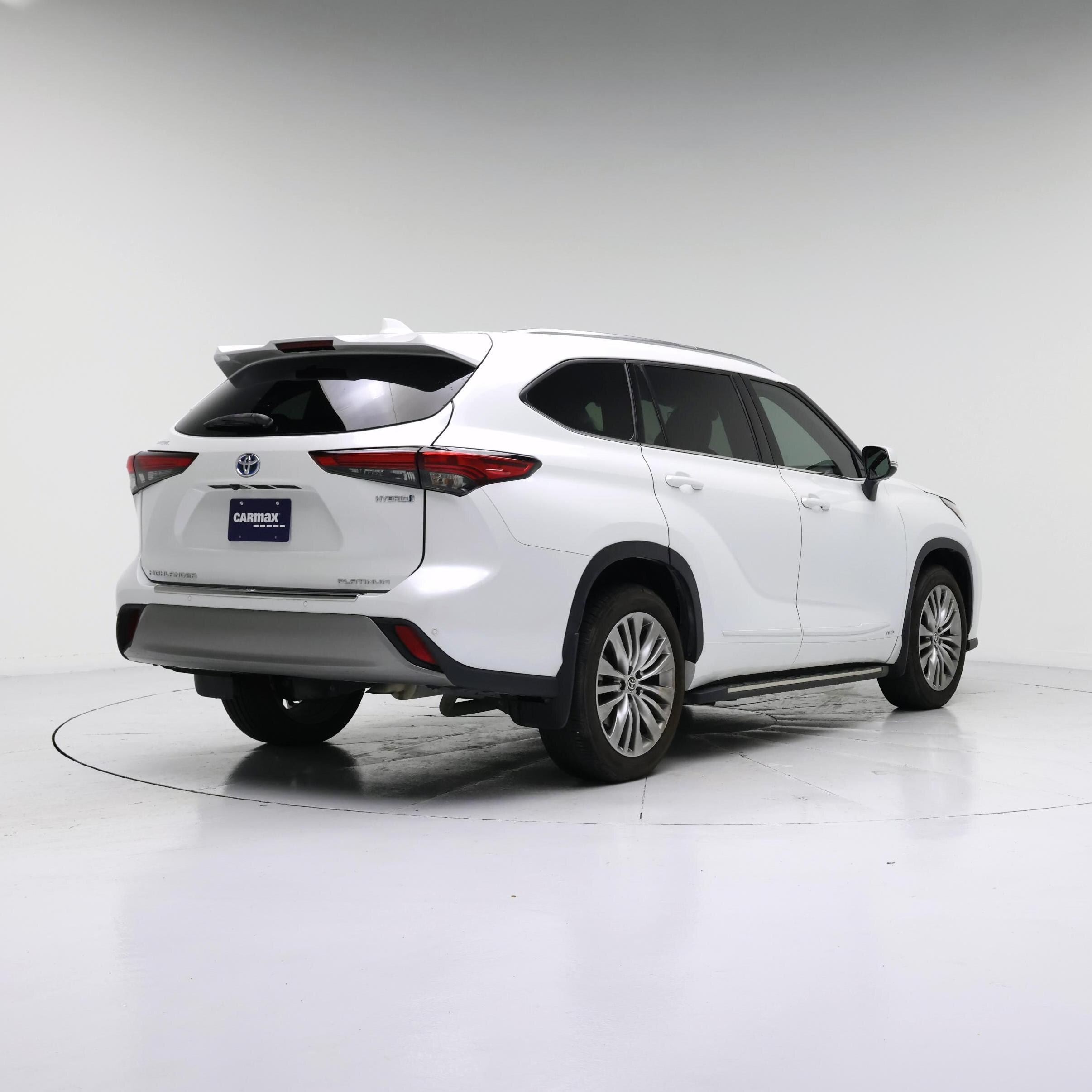 Thumbnail: 2022 Toyota Highlander - 8