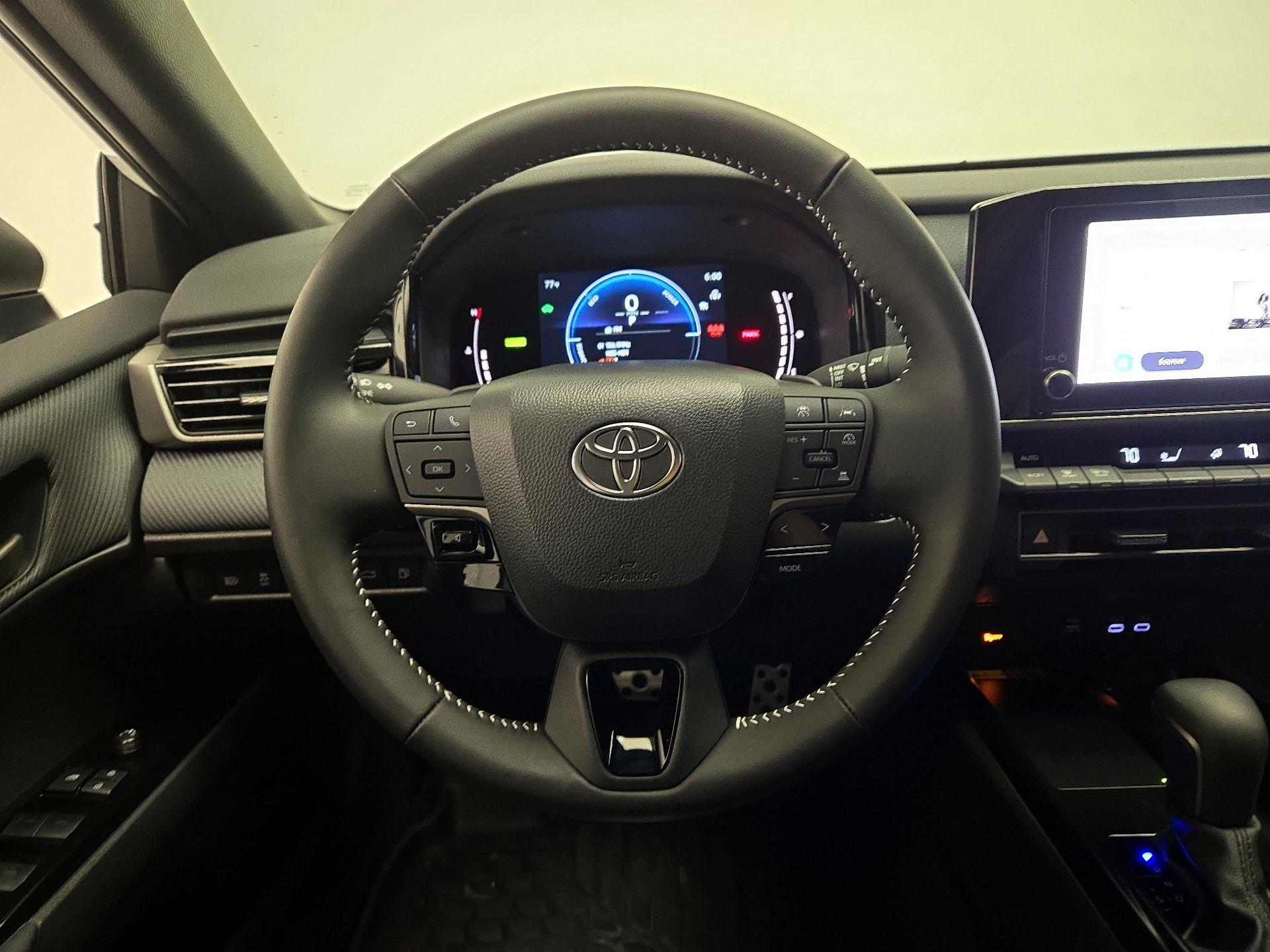 Thumbnail: 2025 Toyota Camry - 10