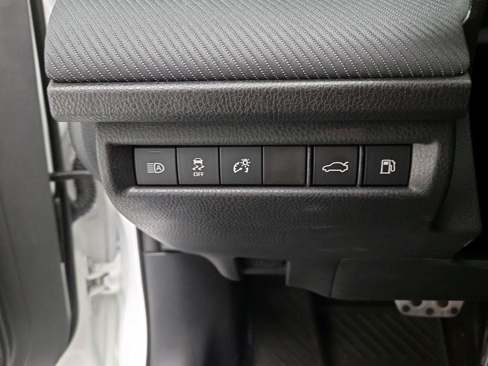 Thumbnail: 2025 Toyota Camry - 13