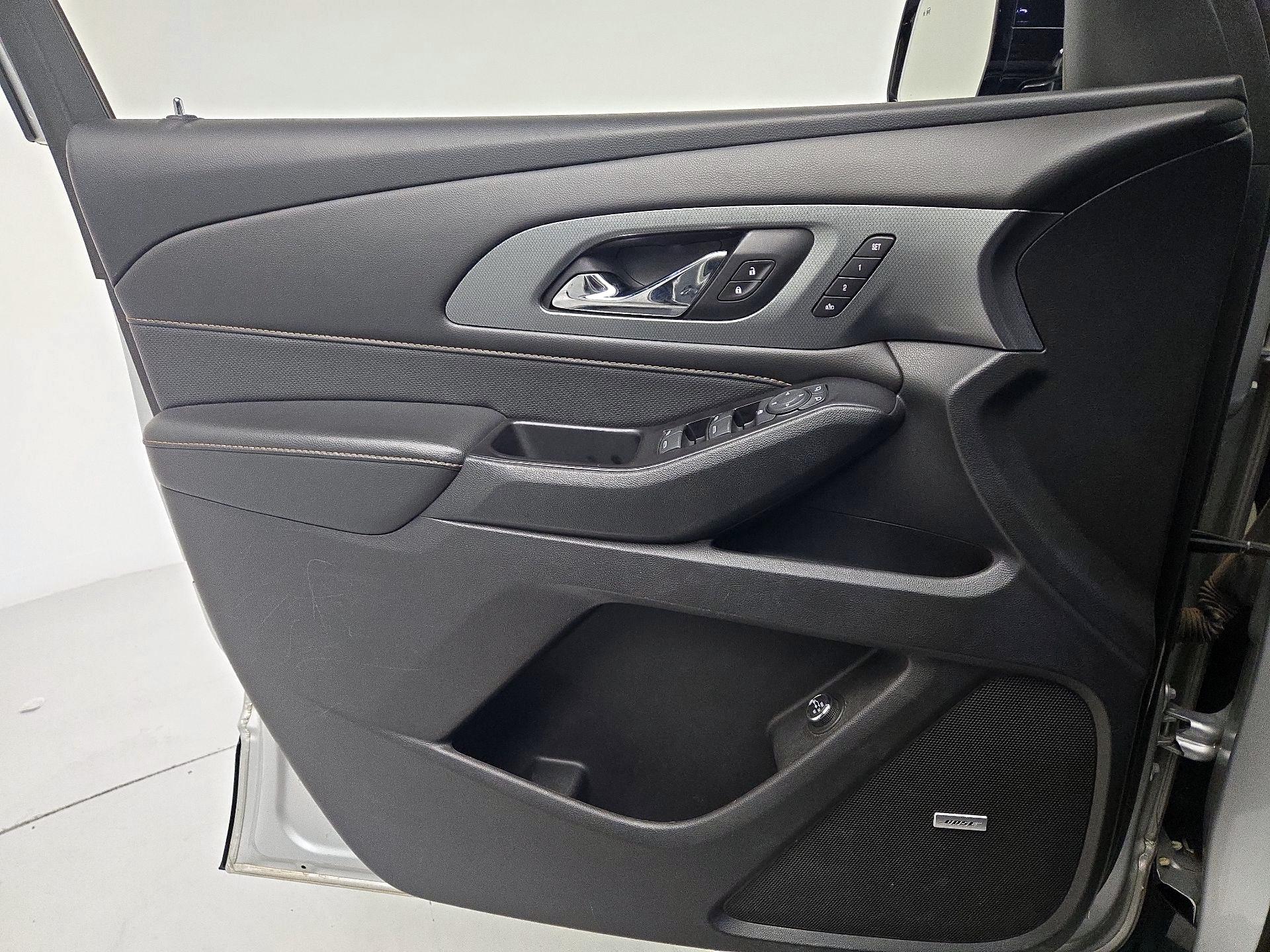 Thumbnail: 2019 Chevrolet Traverse - 12