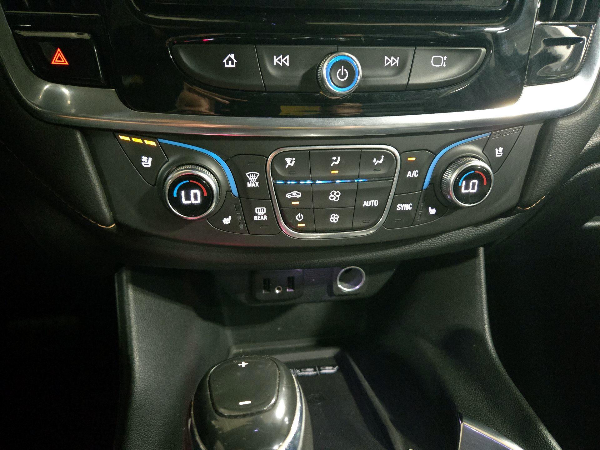 Thumbnail: 2019 Chevrolet Traverse - 16