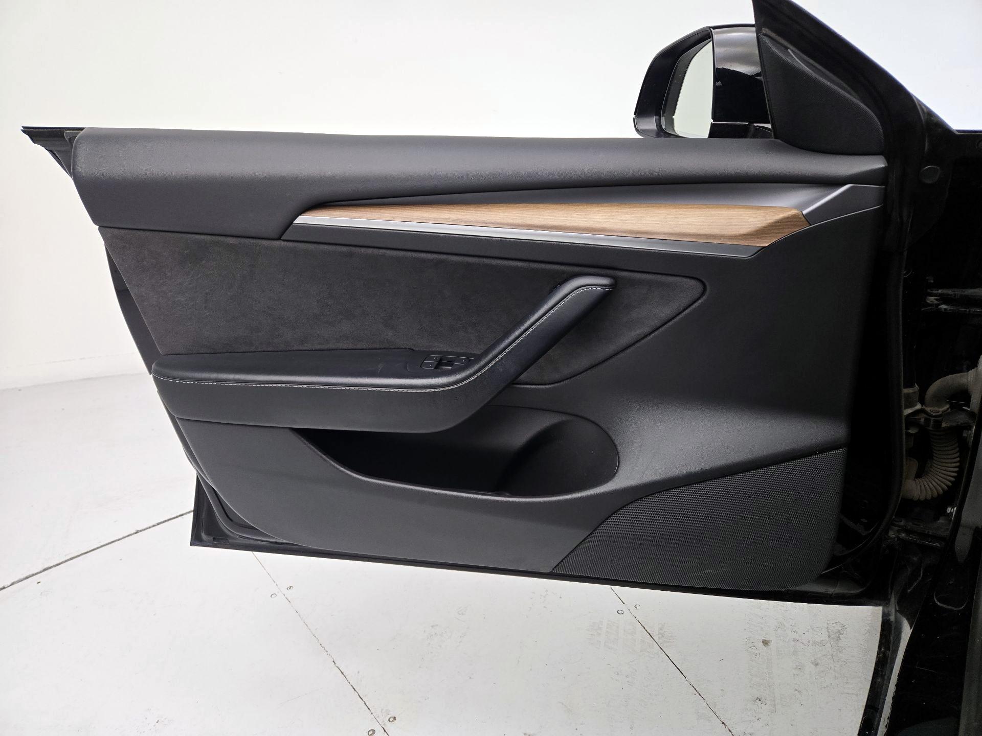 Thumbnail: 2022 Tesla Model 3 - 12
