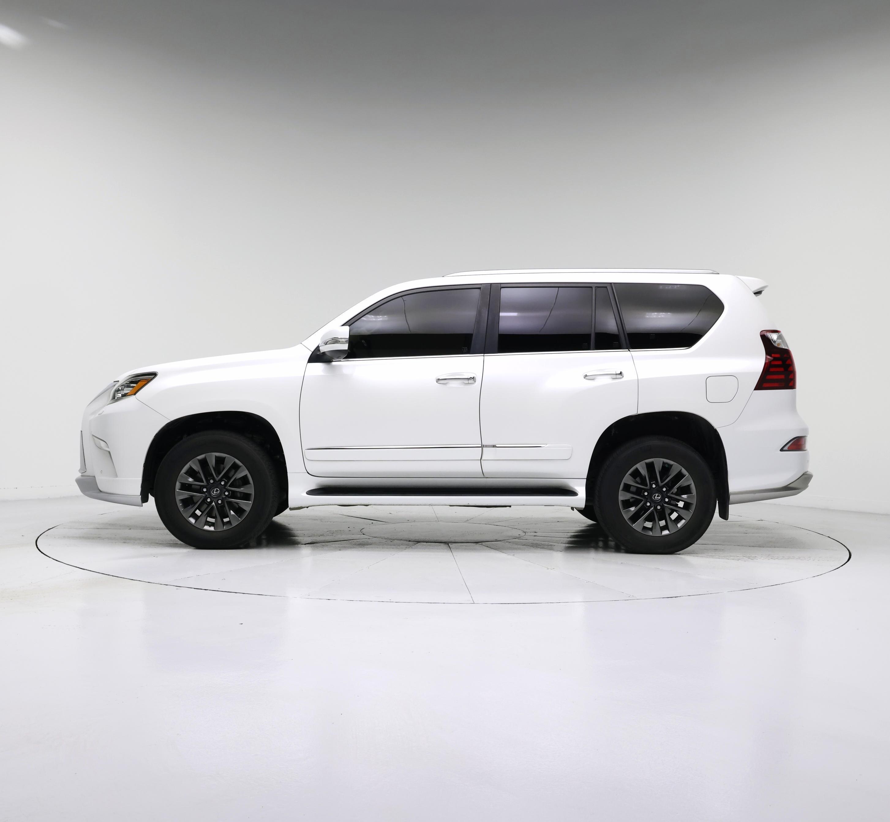 Thumbnail: 2017 Lexus GX - 3
