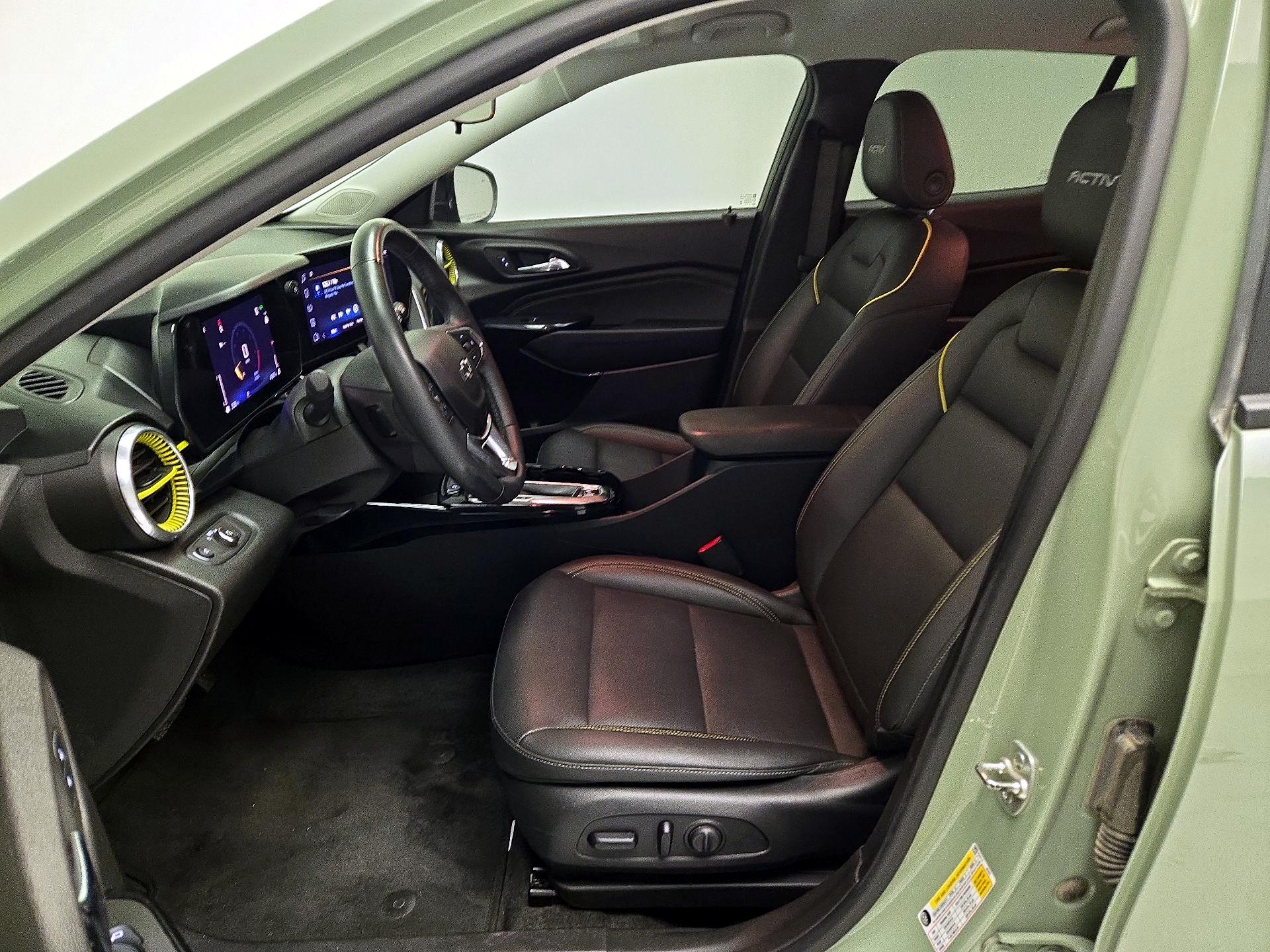 Thumbnail: 2025 Chevrolet Trax - 11
