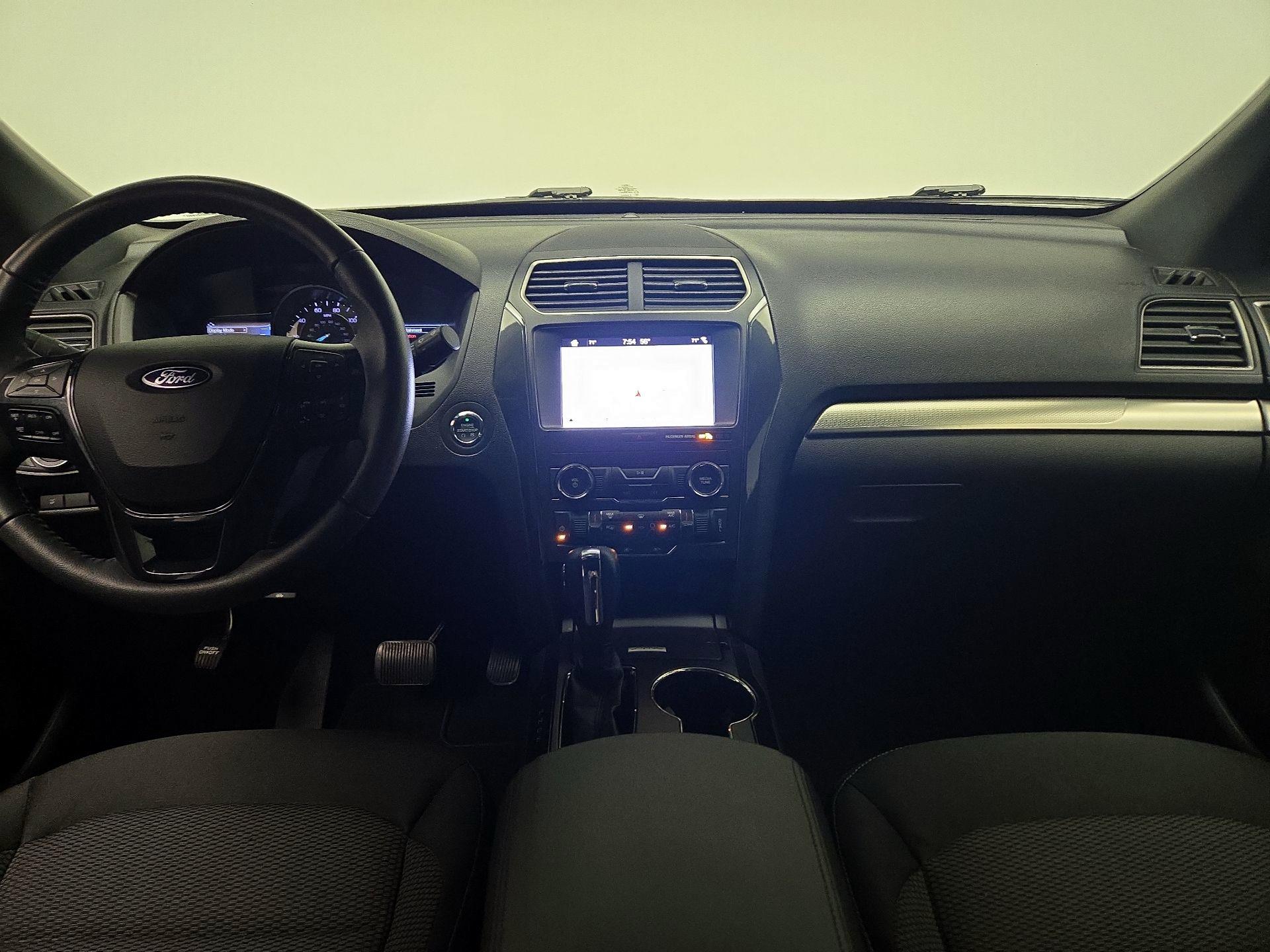 Thumbnail: 2019 Ford Explorer - 9