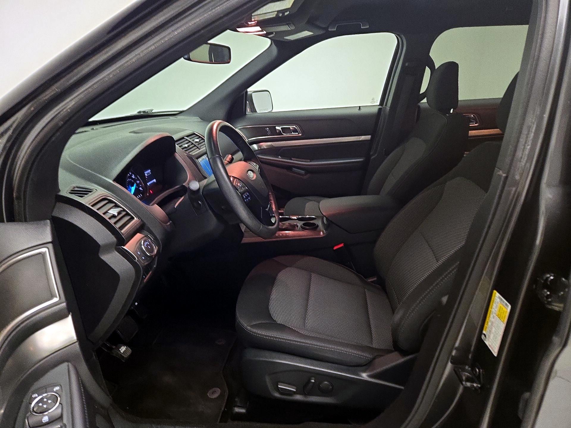 Thumbnail: 2019 Ford Explorer - 11