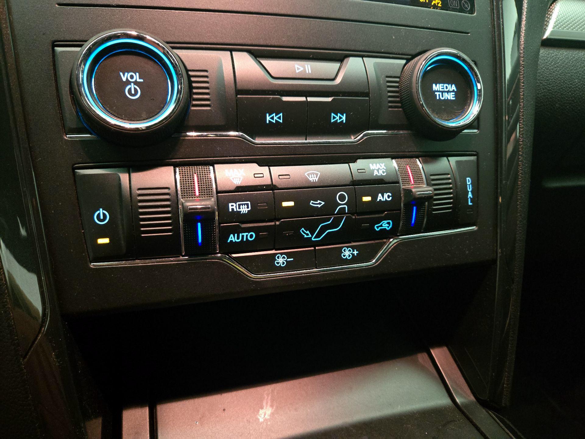 Thumbnail: 2019 Ford Explorer - 17