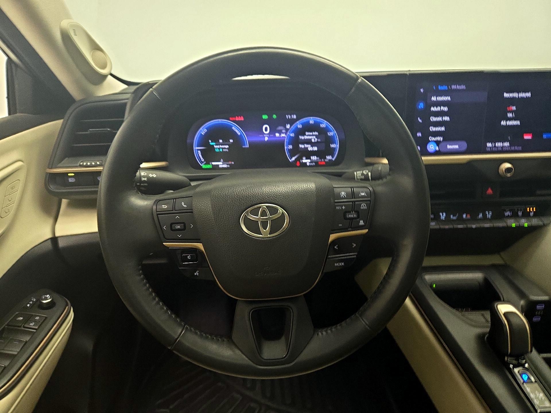 Thumbnail: 2023 Toyota Crown - 10