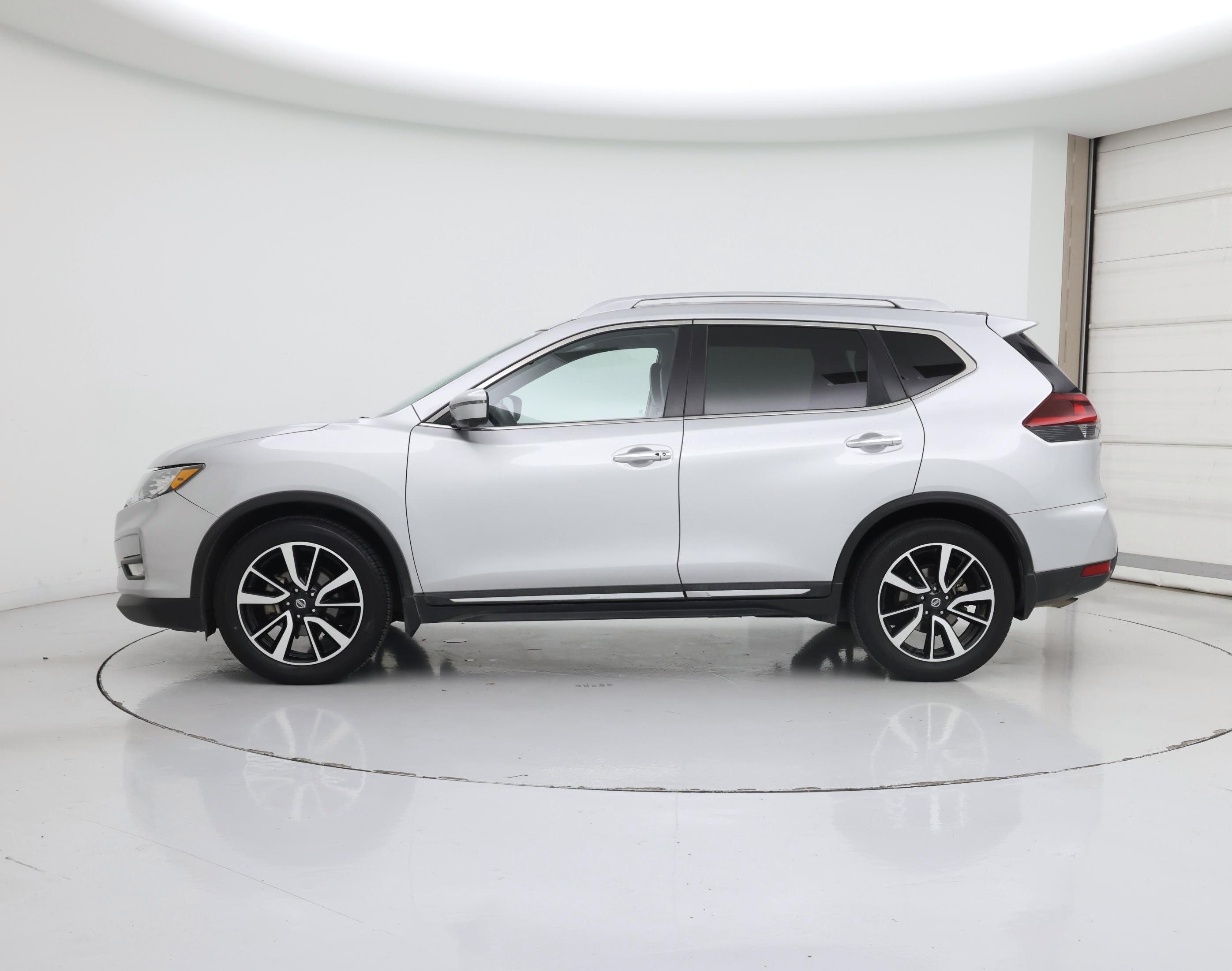 Thumbnail: 2020 Nissan Rogue - 3
