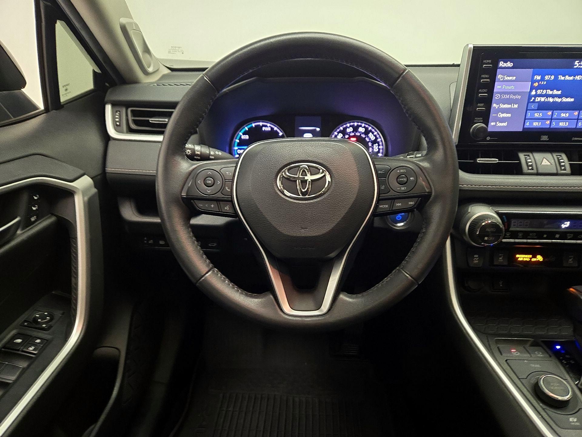 Thumbnail: 2021 Toyota RAV4 - 10