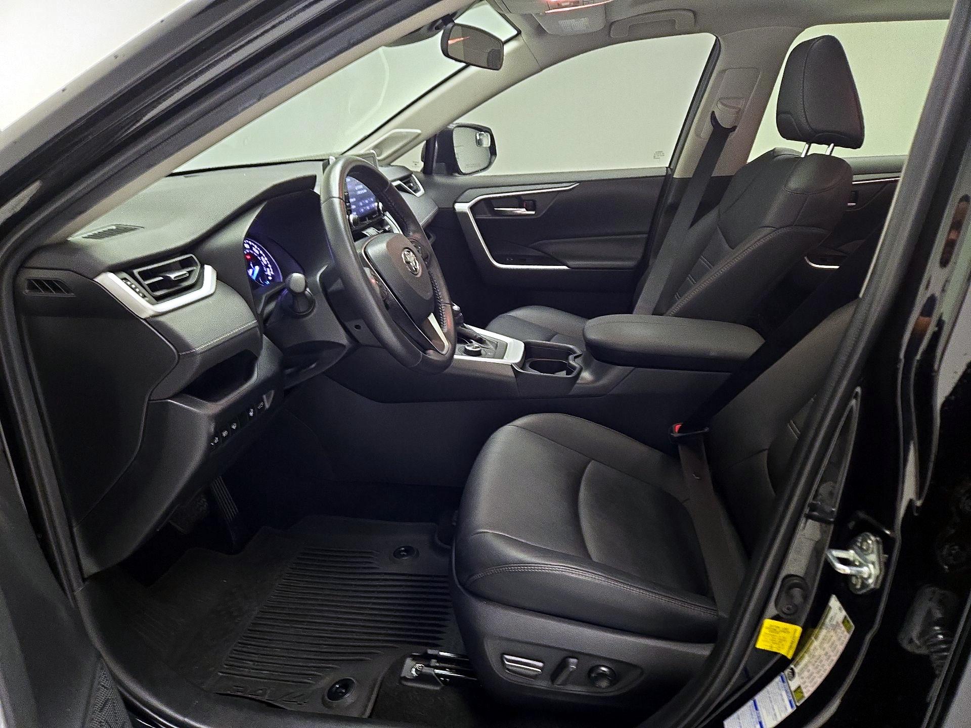 Thumbnail: 2021 Toyota RAV4 - 11