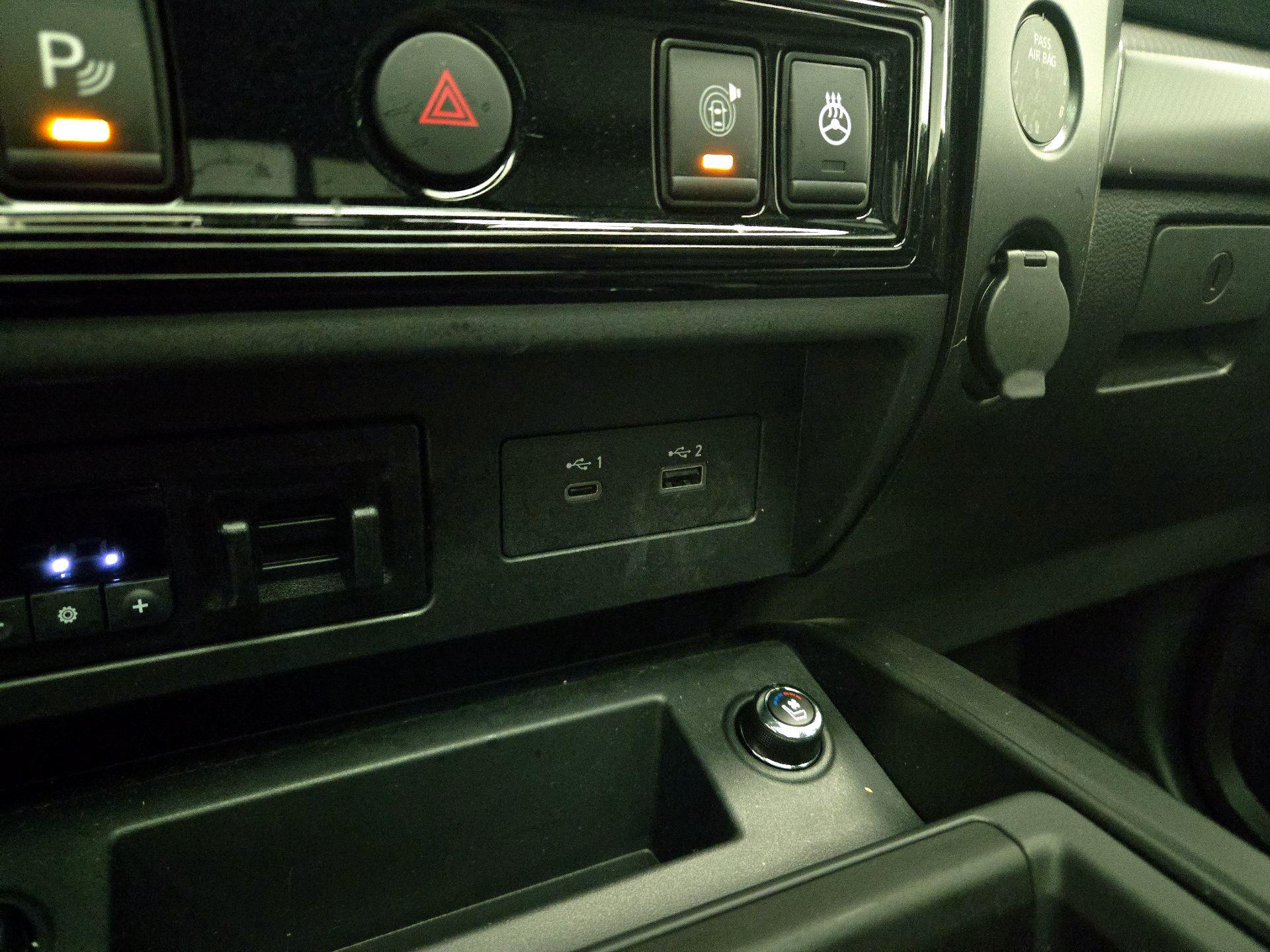 Thumbnail: 2024 Nissan Titan - 18