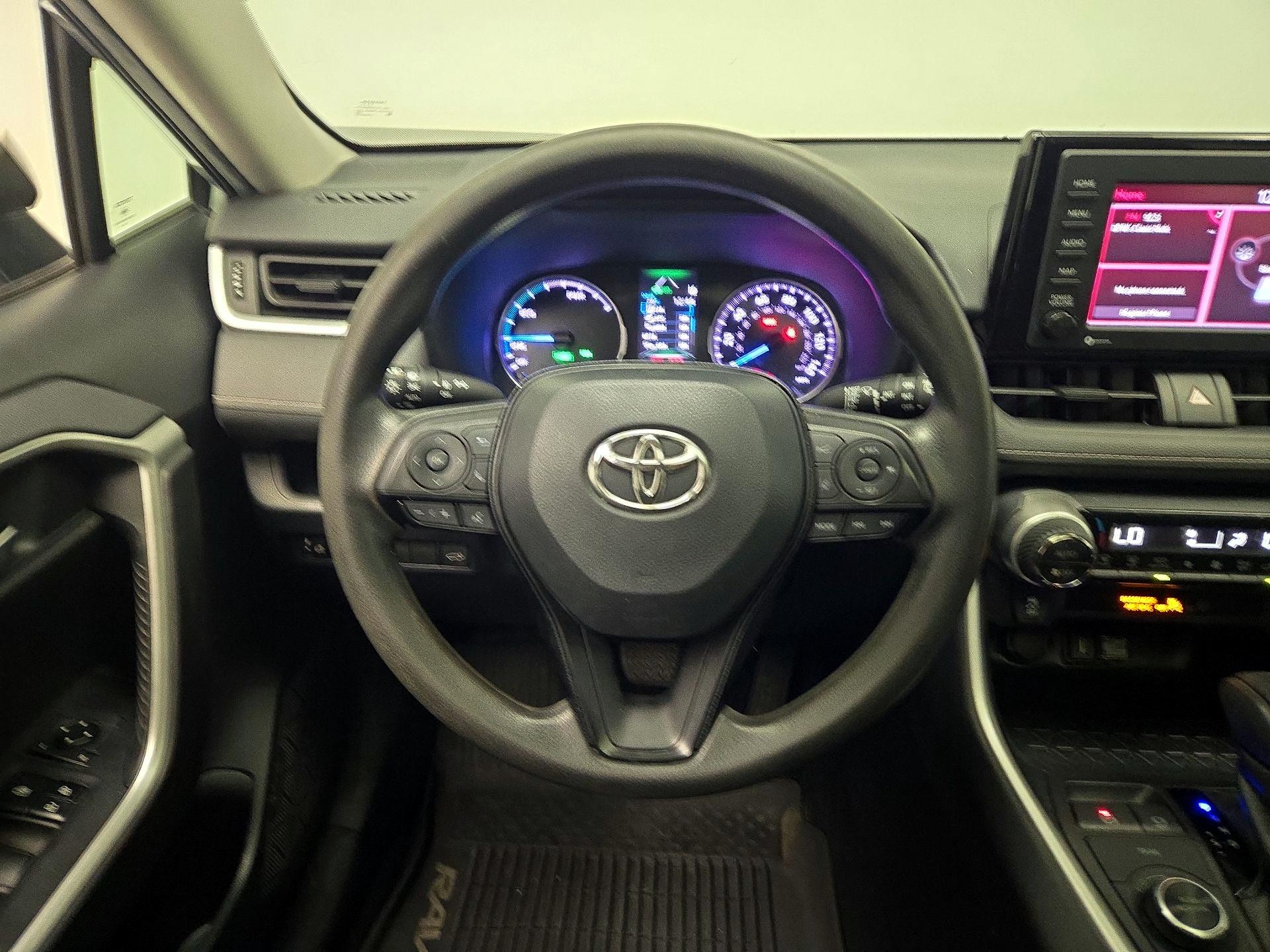 Thumbnail: 2020 Toyota RAV4 - 10