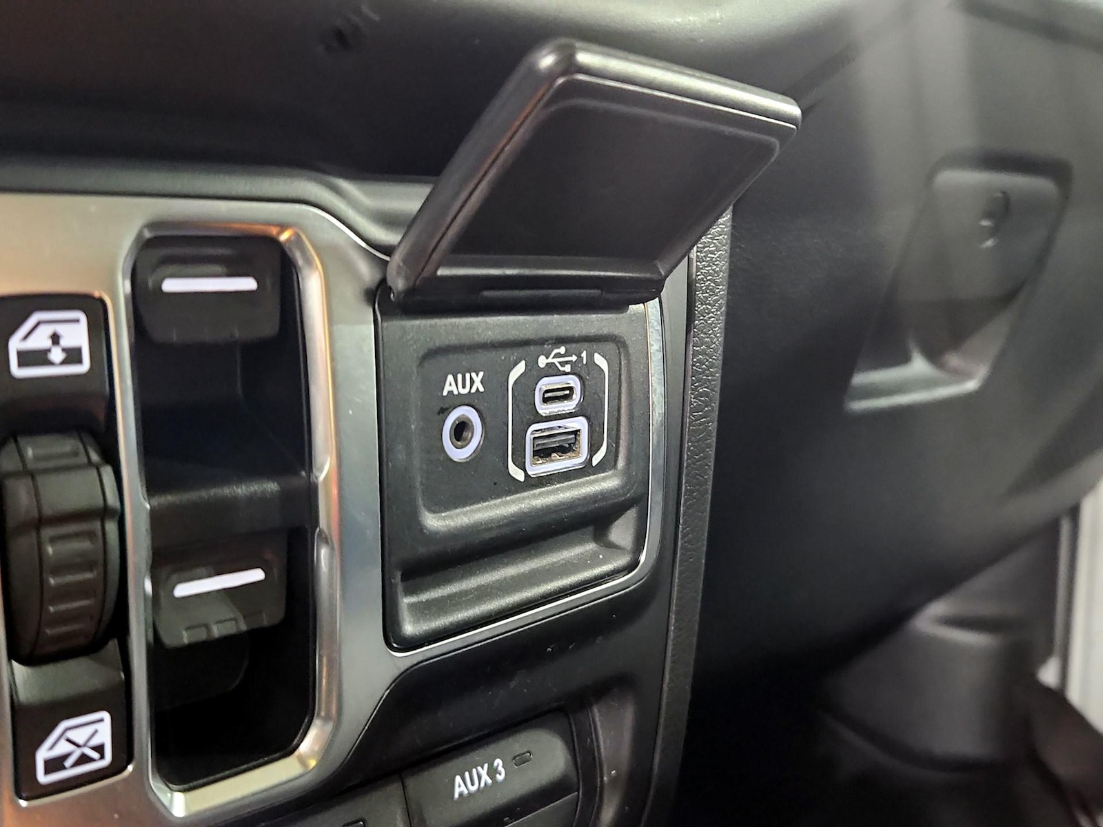 2023 Jeep Wrangler 4xe Willys 4XE - Photo 19