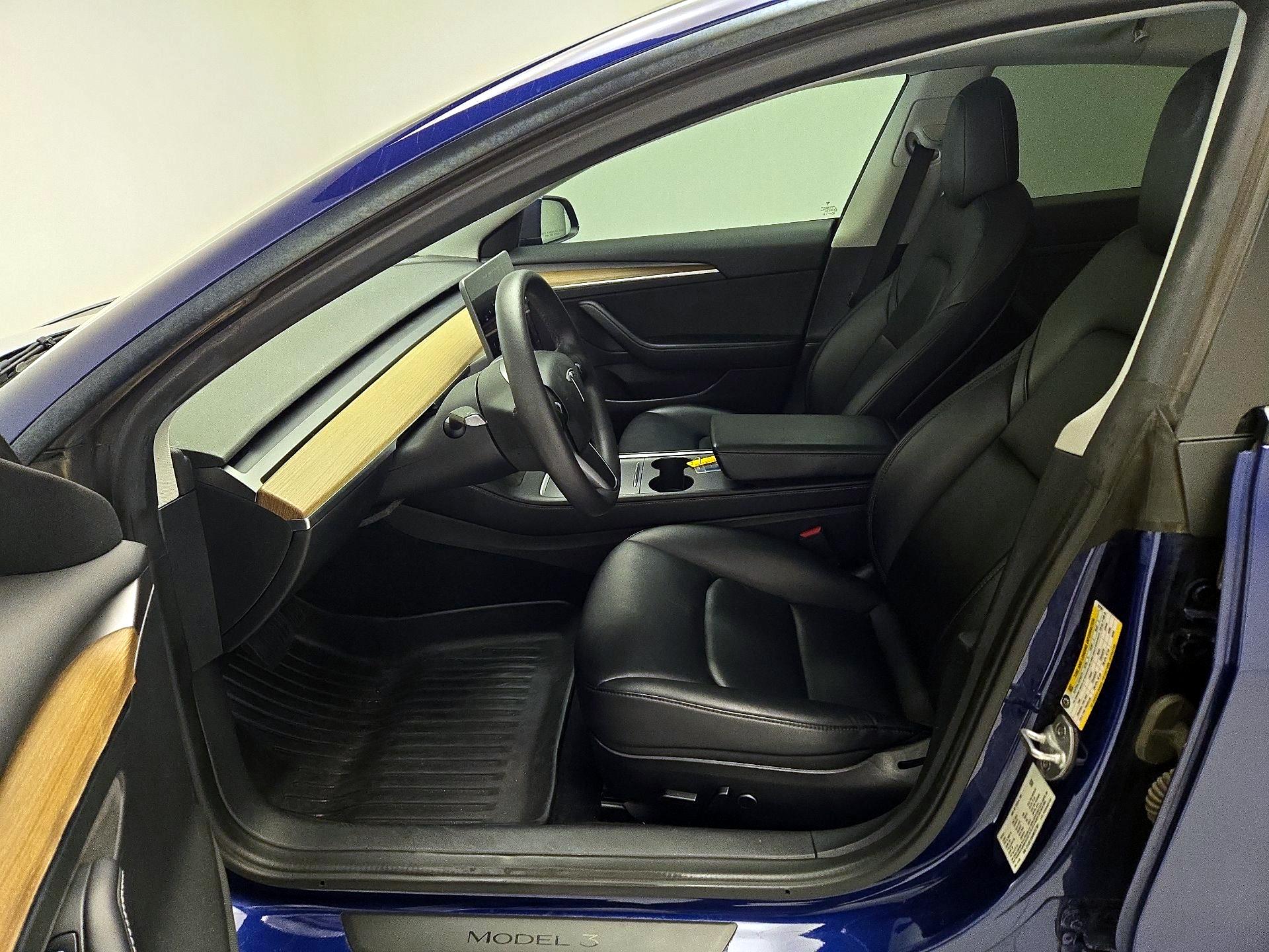 Thumbnail: 2022 Tesla Model 3 - 11