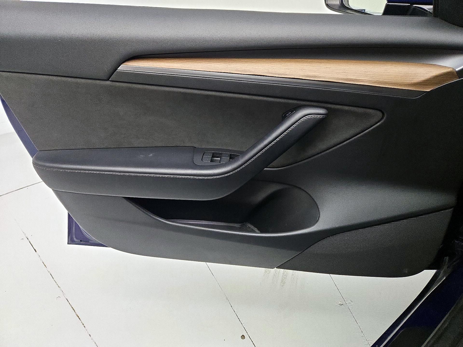 Thumbnail: 2022 Tesla Model 3 - 12