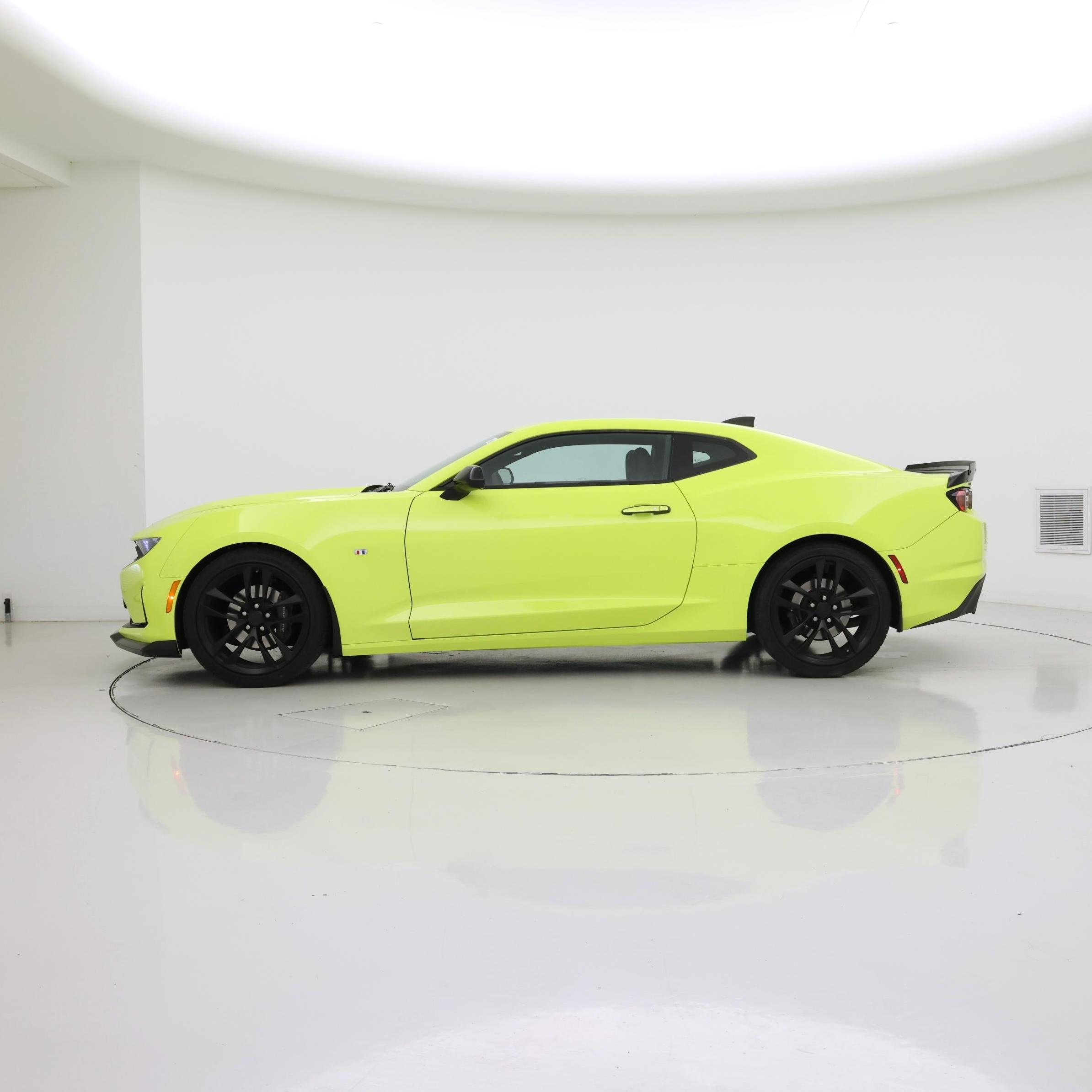 Thumbnail: 2019 Chevrolet Camaro - 3