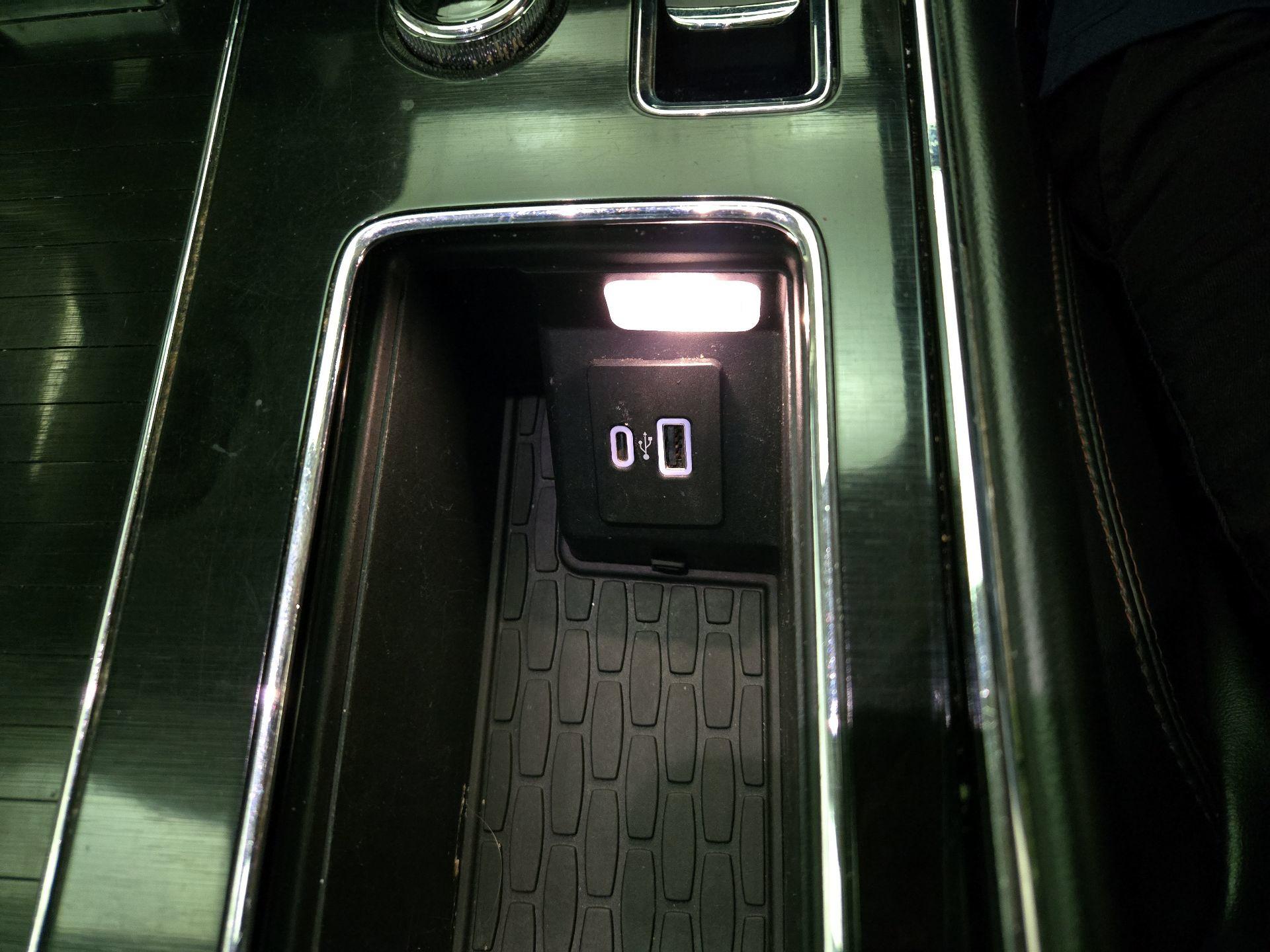 Thumbnail: 2022 Lincoln Aviator - 19