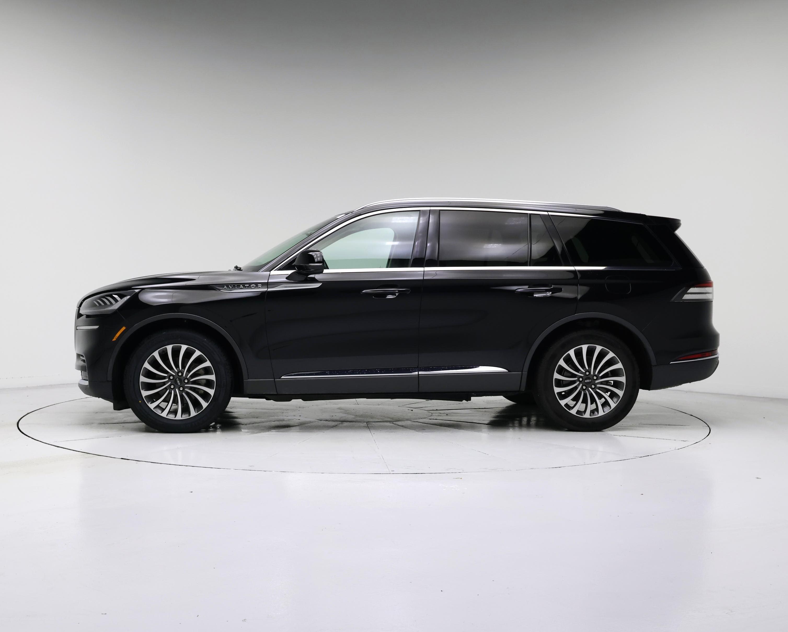 Thumbnail: 2022 Lincoln Aviator - 3