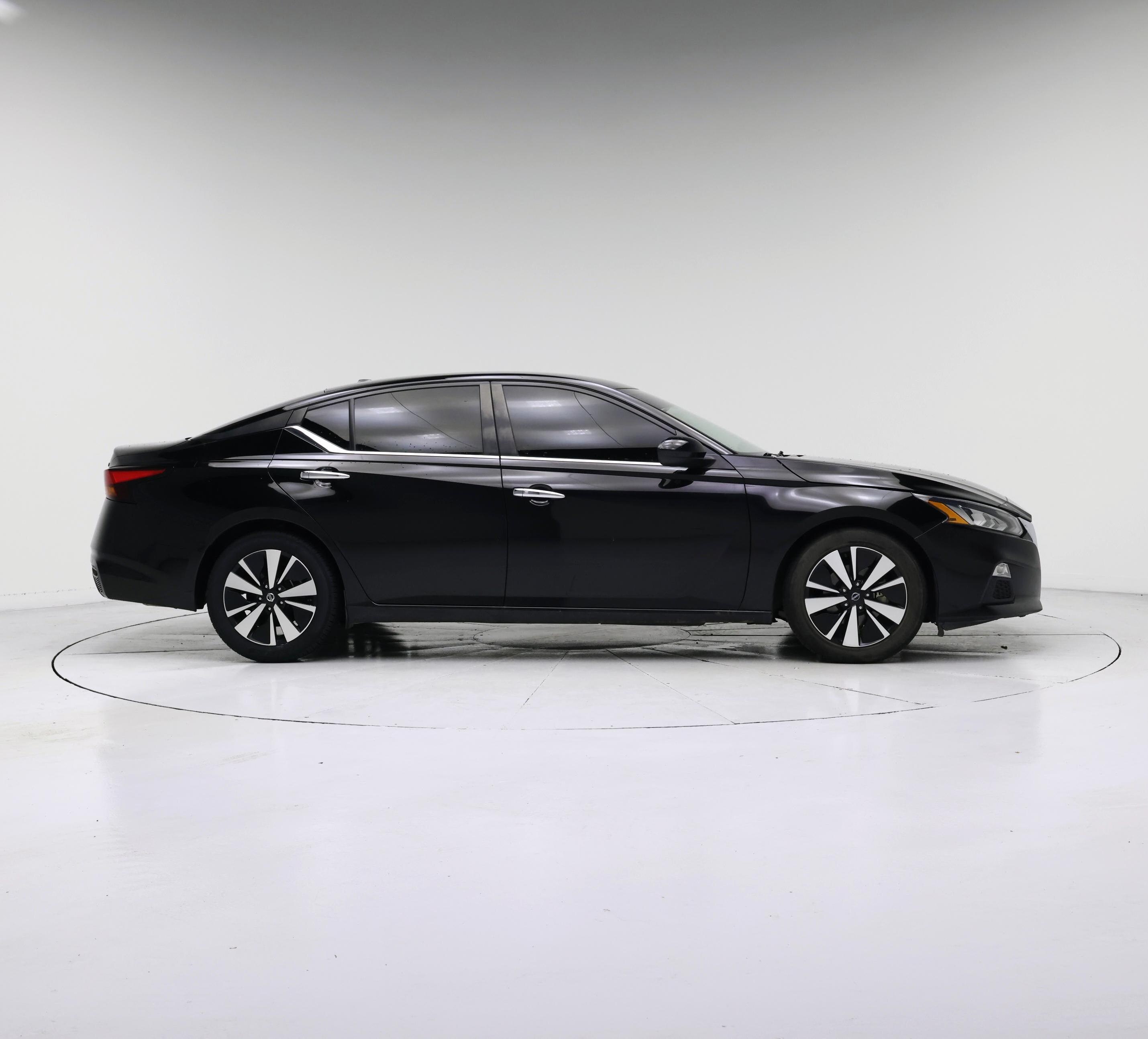 Thumbnail: 2022 Nissan Altima - 7