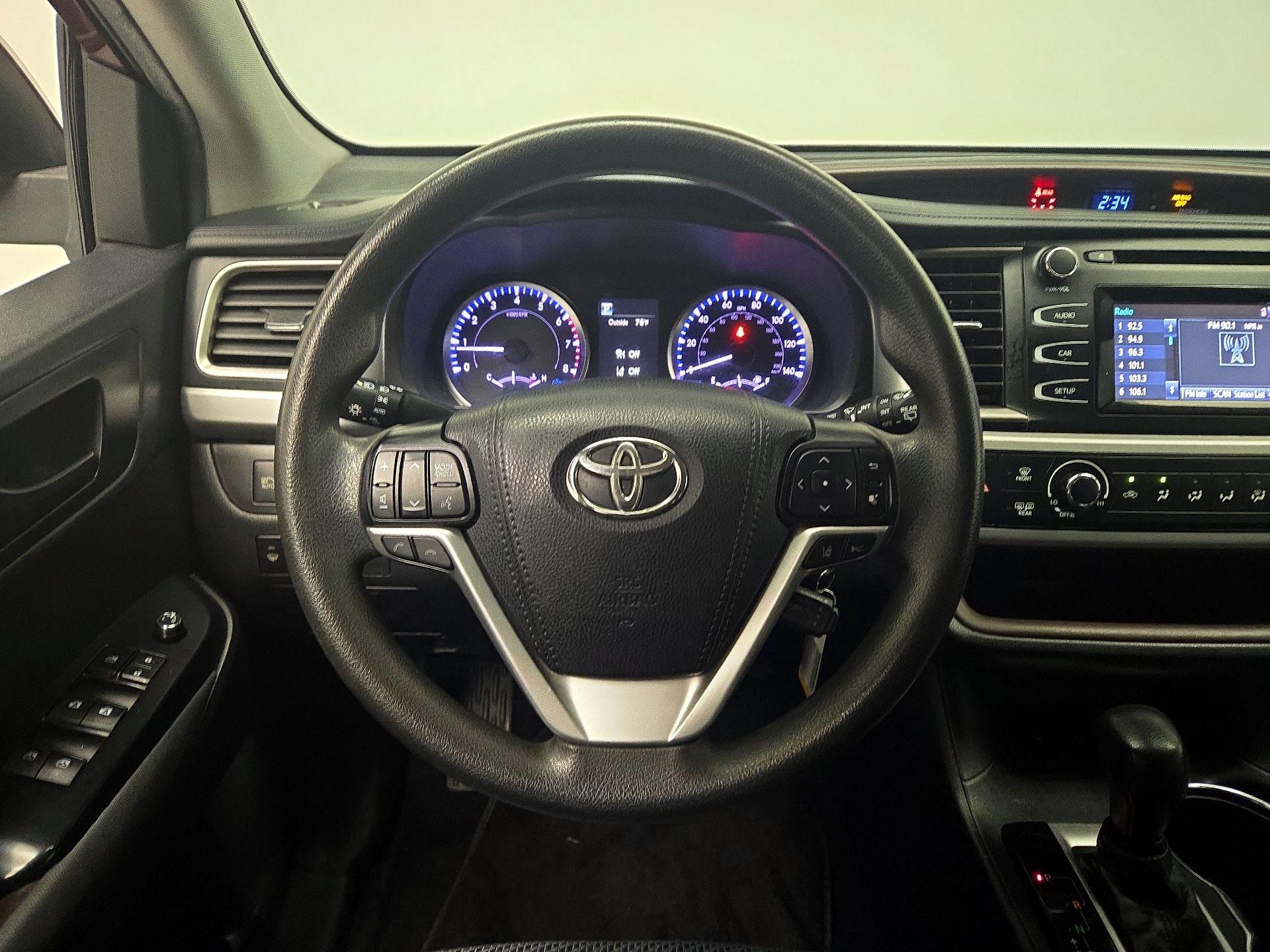 Thumbnail: 2019 Toyota Highlander - 10