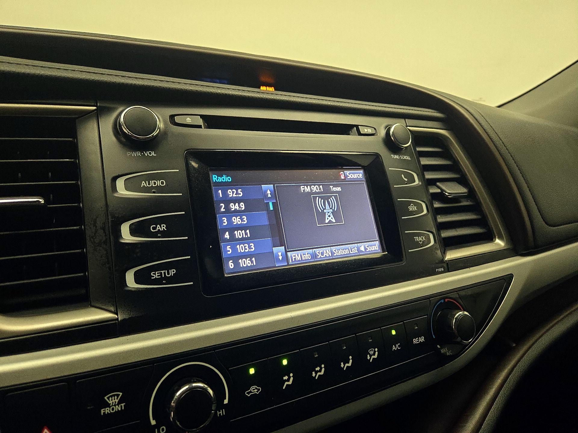 Thumbnail: 2019 Toyota Highlander - 15