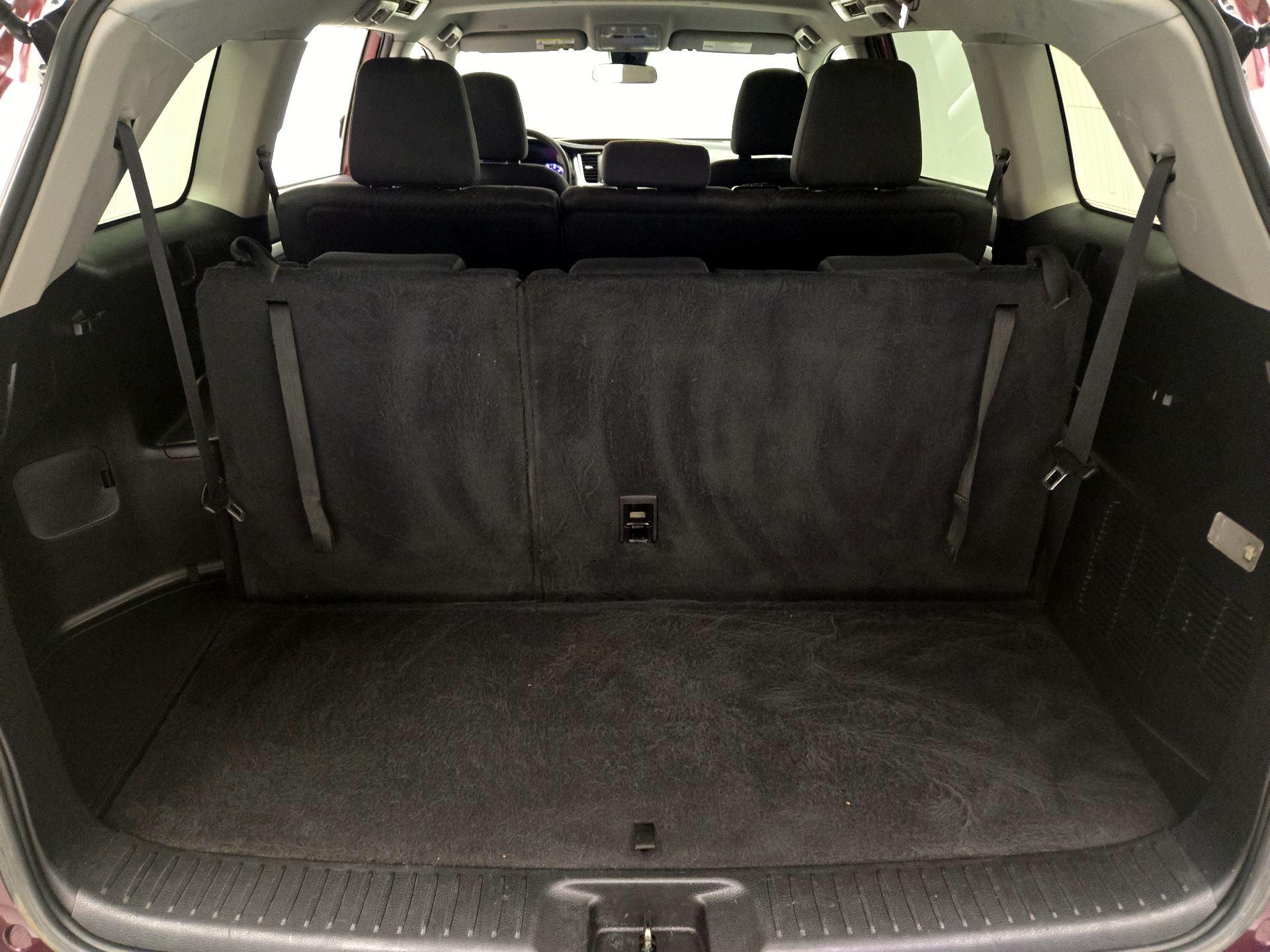 Thumbnail: 2019 Toyota Highlander - 20