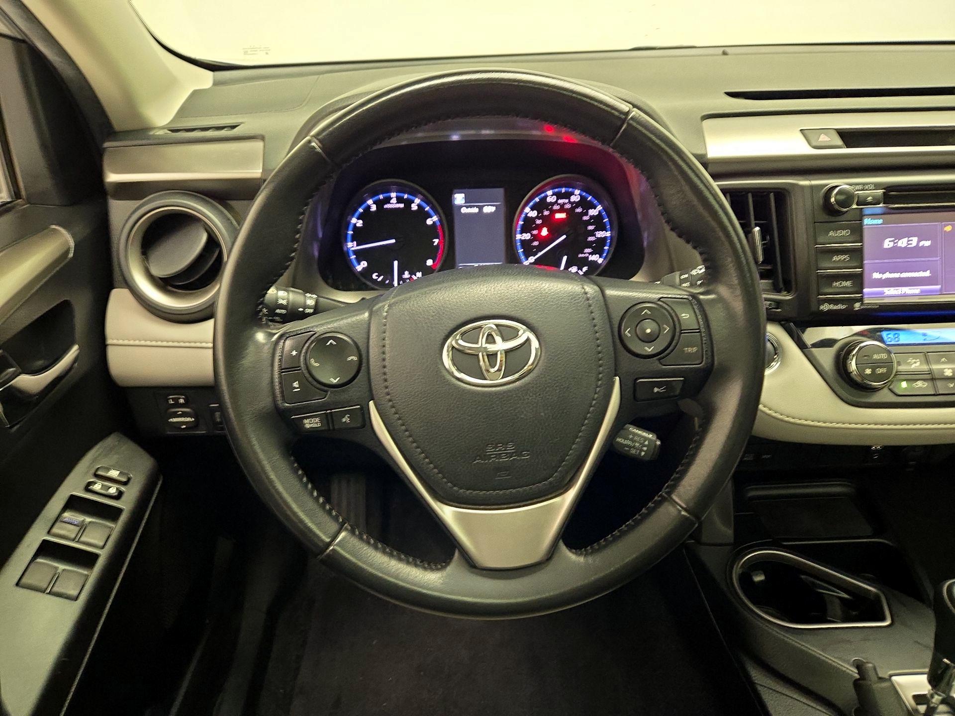 Thumbnail: 2018 Toyota RAV4 - 10