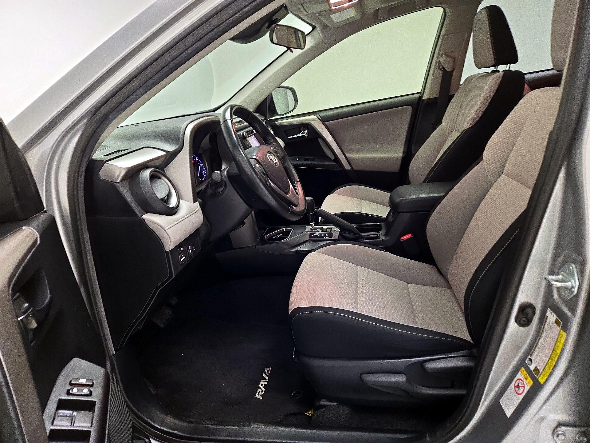 Thumbnail: 2018 Toyota RAV4 - 11