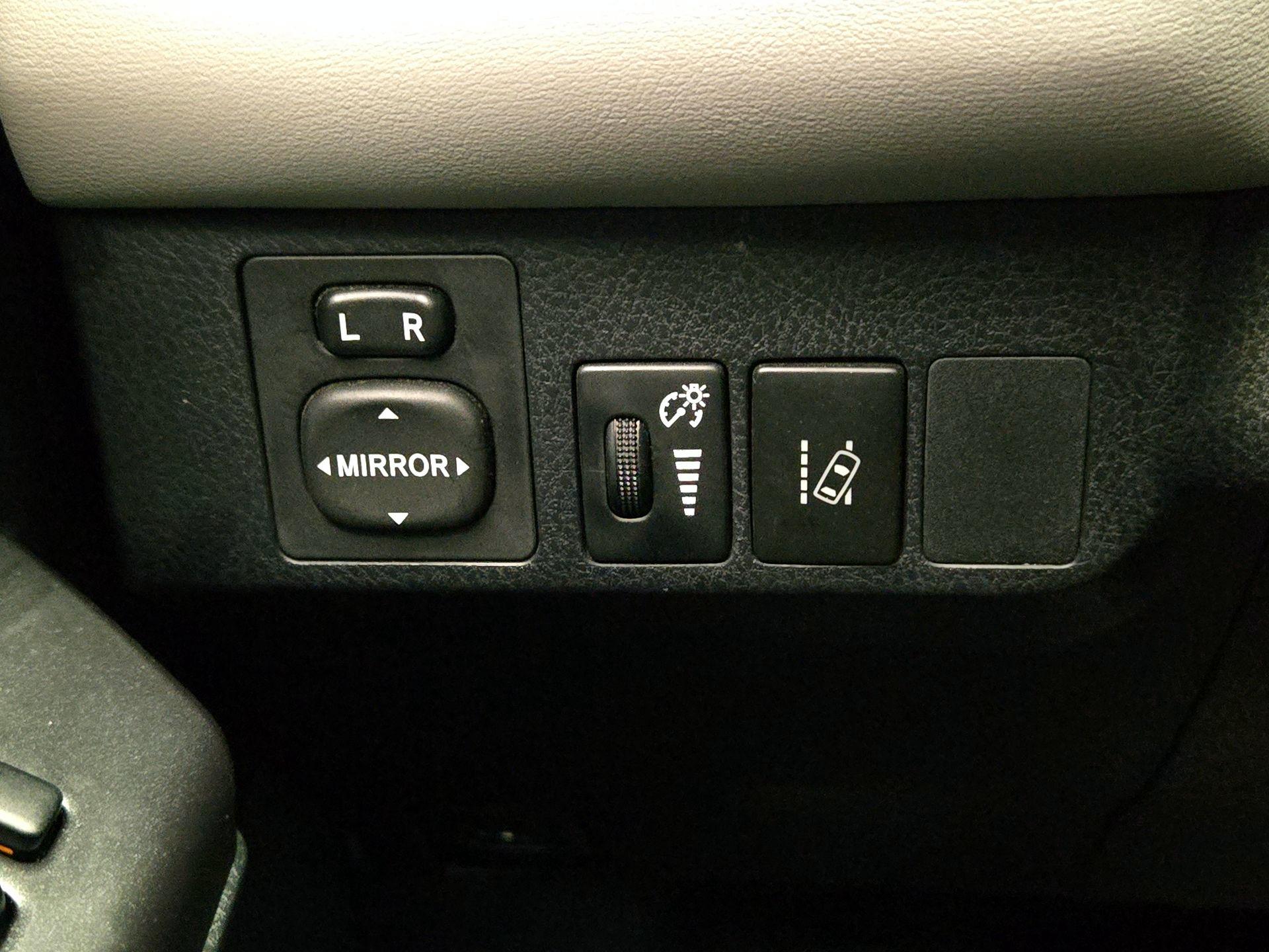 Thumbnail: 2018 Toyota RAV4 - 13