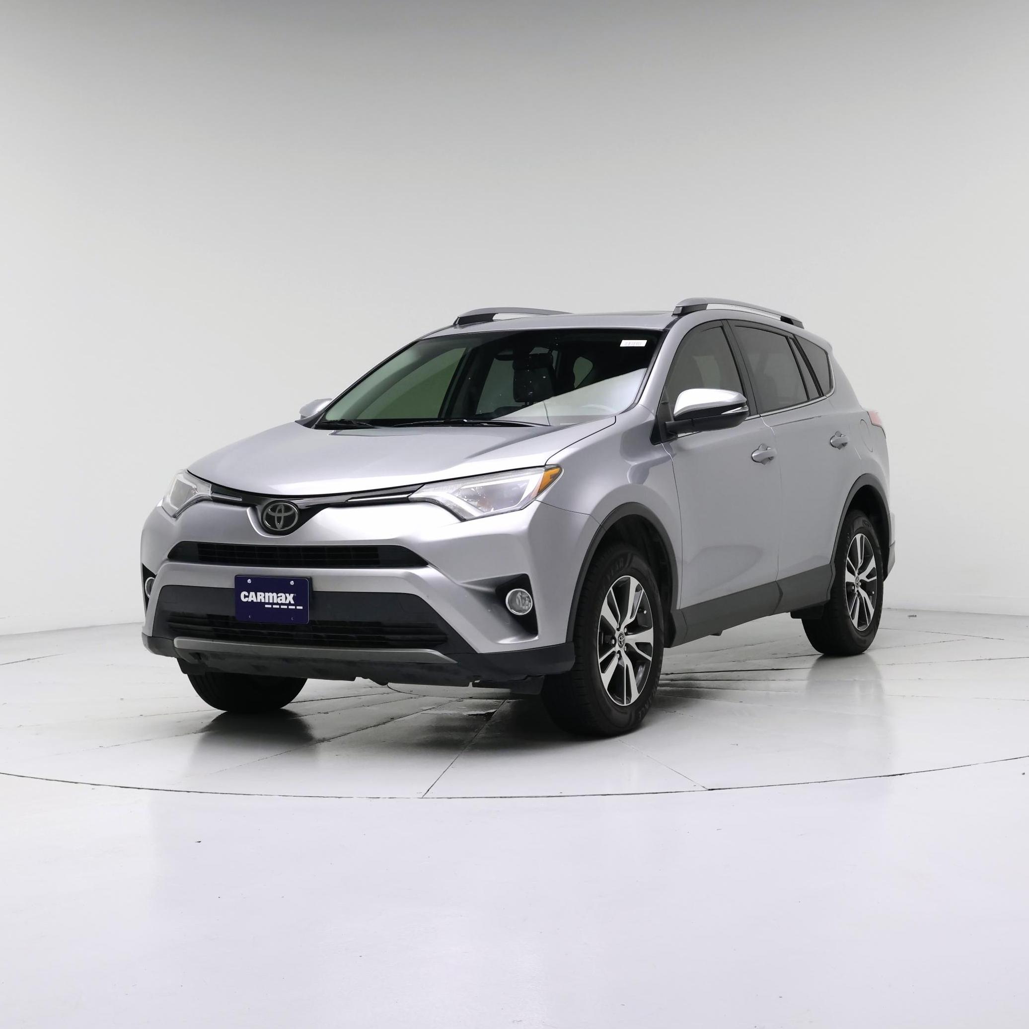 Thumbnail: 2018 Toyota RAV4 - 4
