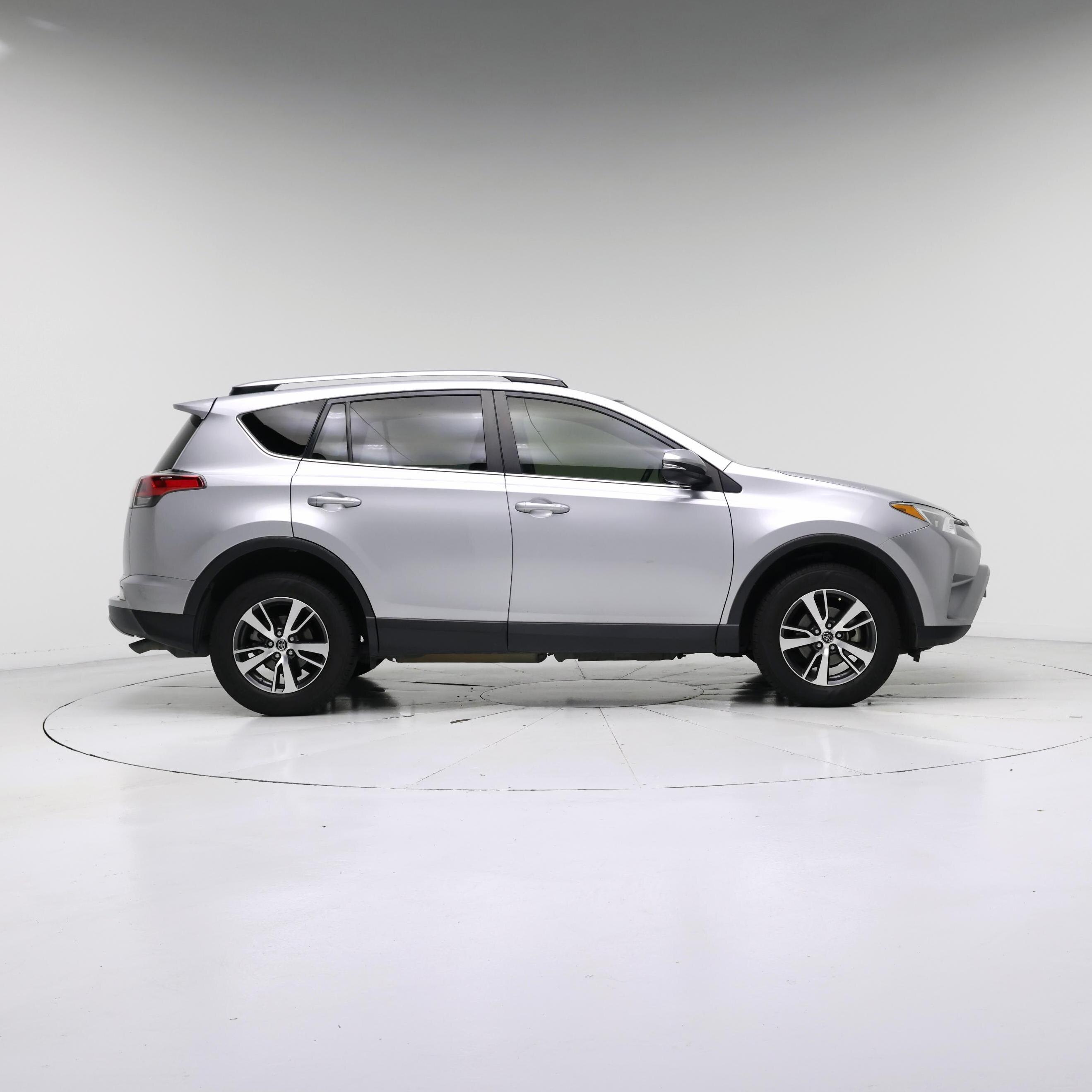 Thumbnail: 2018 Toyota RAV4 - 7