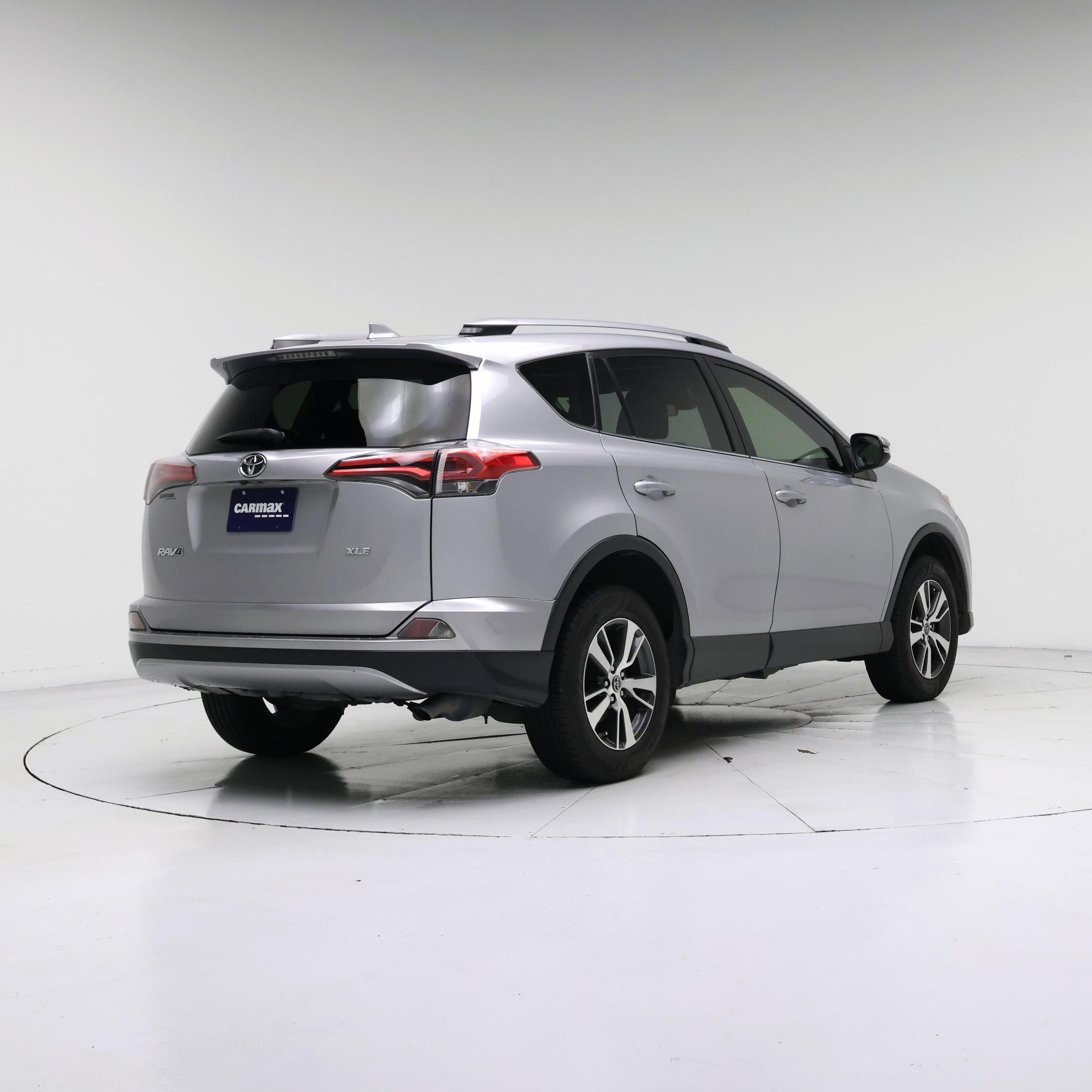 Thumbnail: 2018 Toyota RAV4 - 8