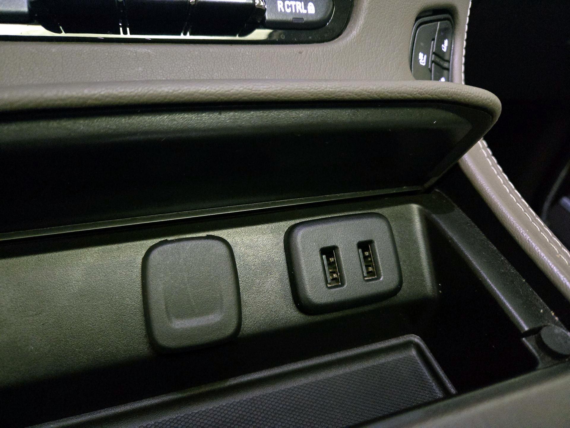 Thumbnail: 2019 GMC Yukon - 19
