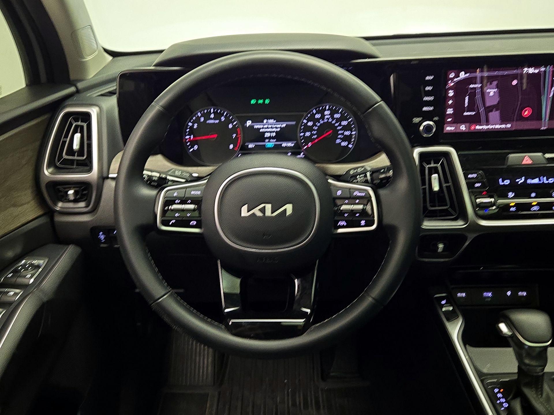 Thumbnail: 2023 Kia Sorento - 10