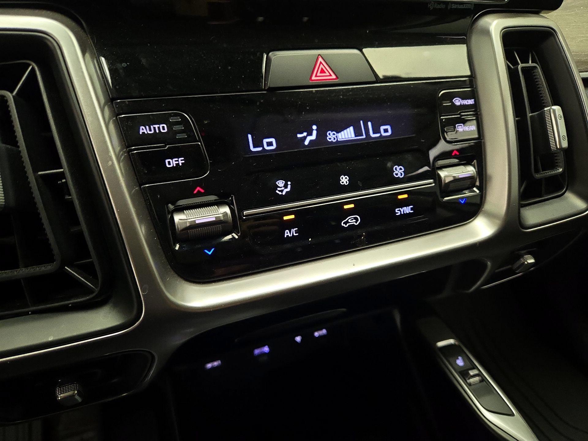 Thumbnail: 2023 Kia Sorento - 17