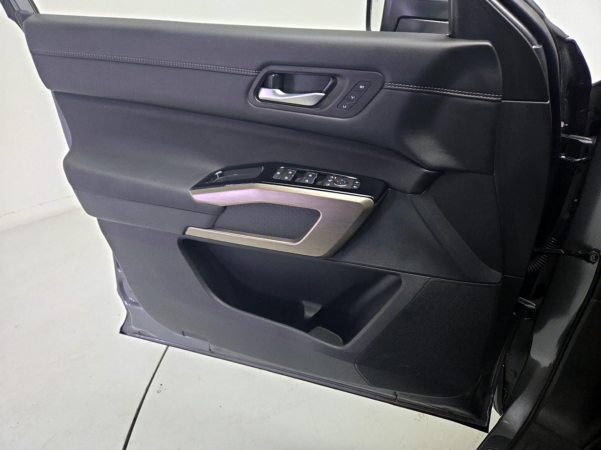 Thumbnail: 2025 Nissan Pathfinder - 10