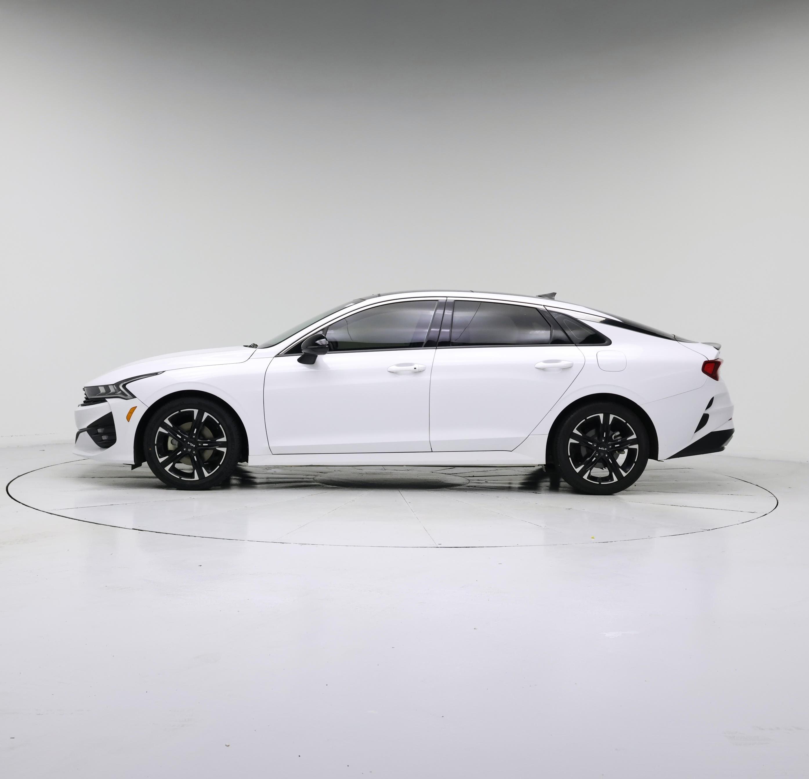 Thumbnail: 2023 Kia K5 - 3