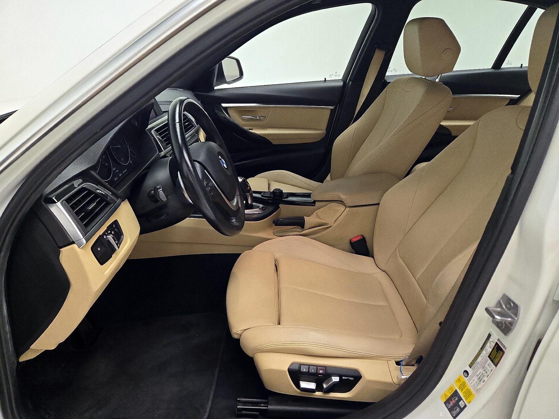 Thumbnail: 2018 BMW 3 Series - 11