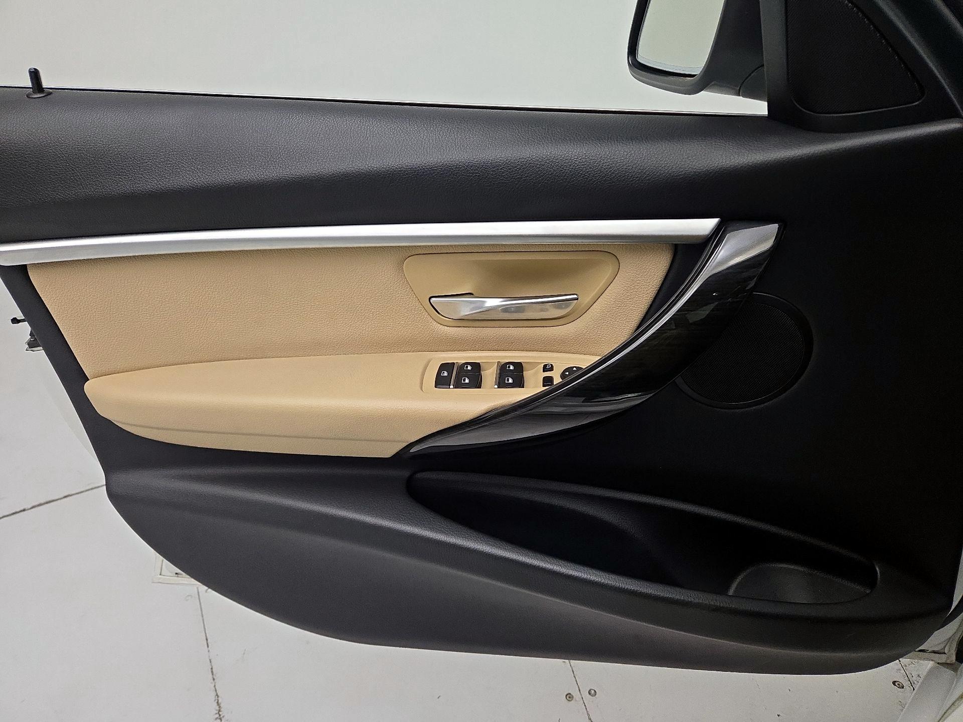 Thumbnail: 2018 BMW 3 Series - 12
