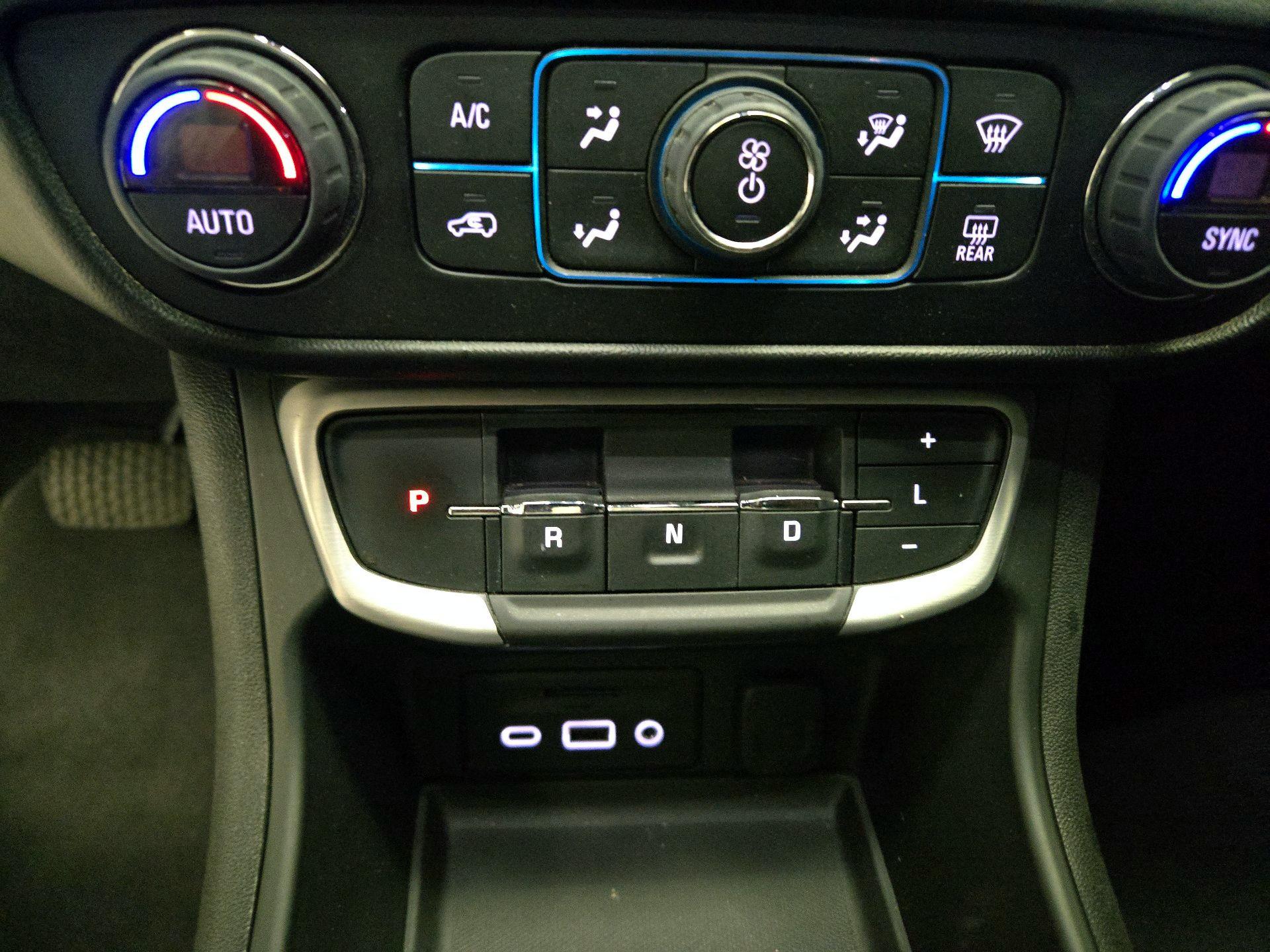 Thumbnail: 2022 GMC Terrain - 17