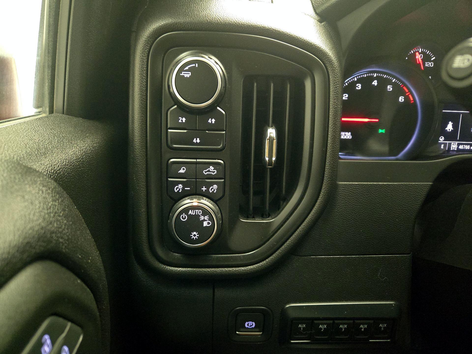 Thumbnail: 2024 Chevrolet Silverado 3500 - 11