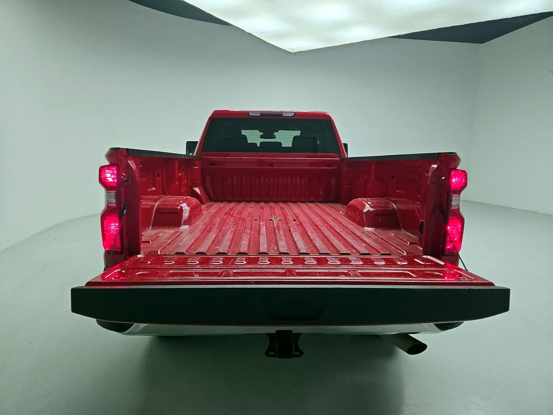 Thumbnail: 2024 Chevrolet Silverado 3500 - 18