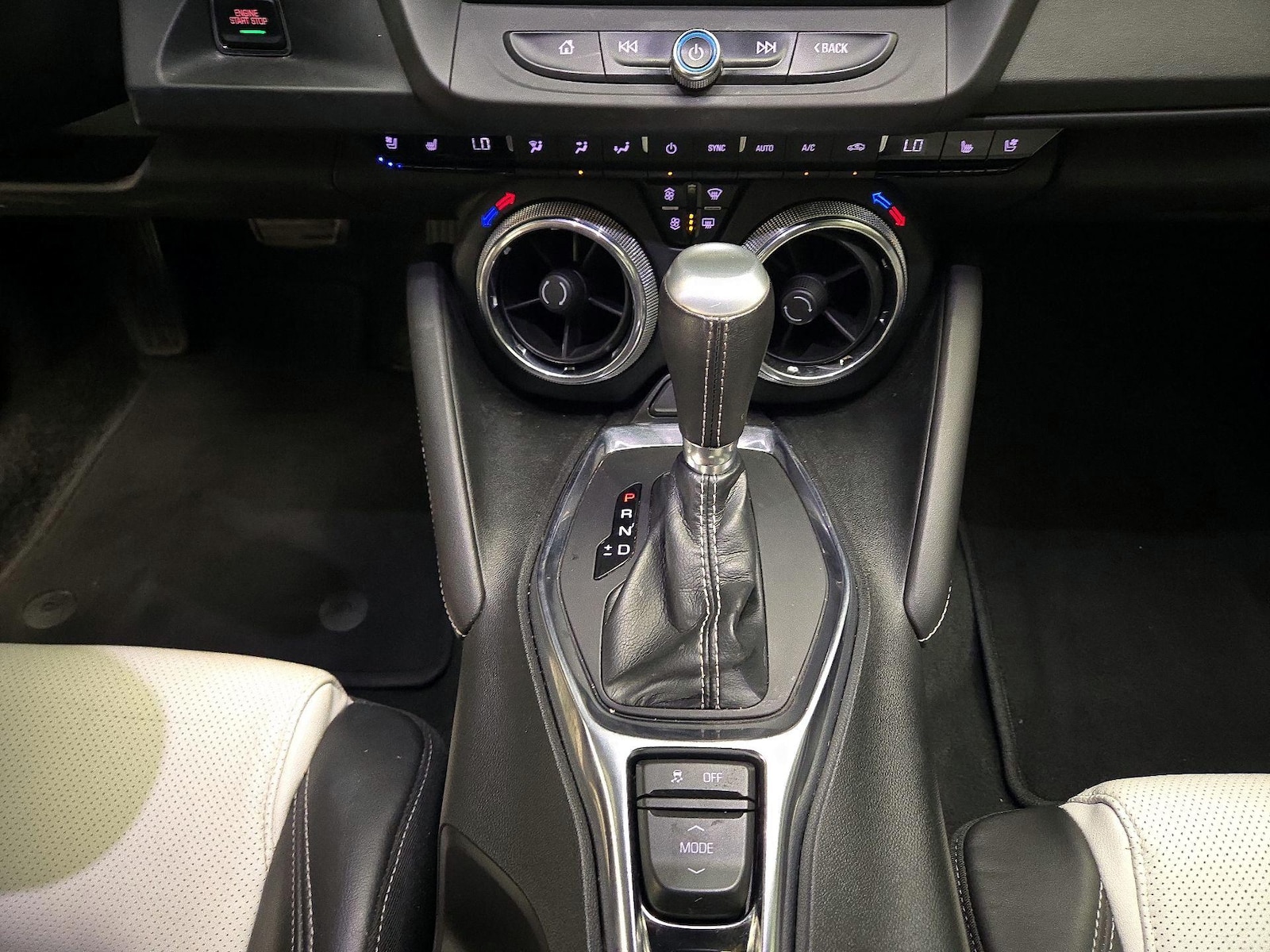2024 Chevrolet Camaro 2LT - Photo 17