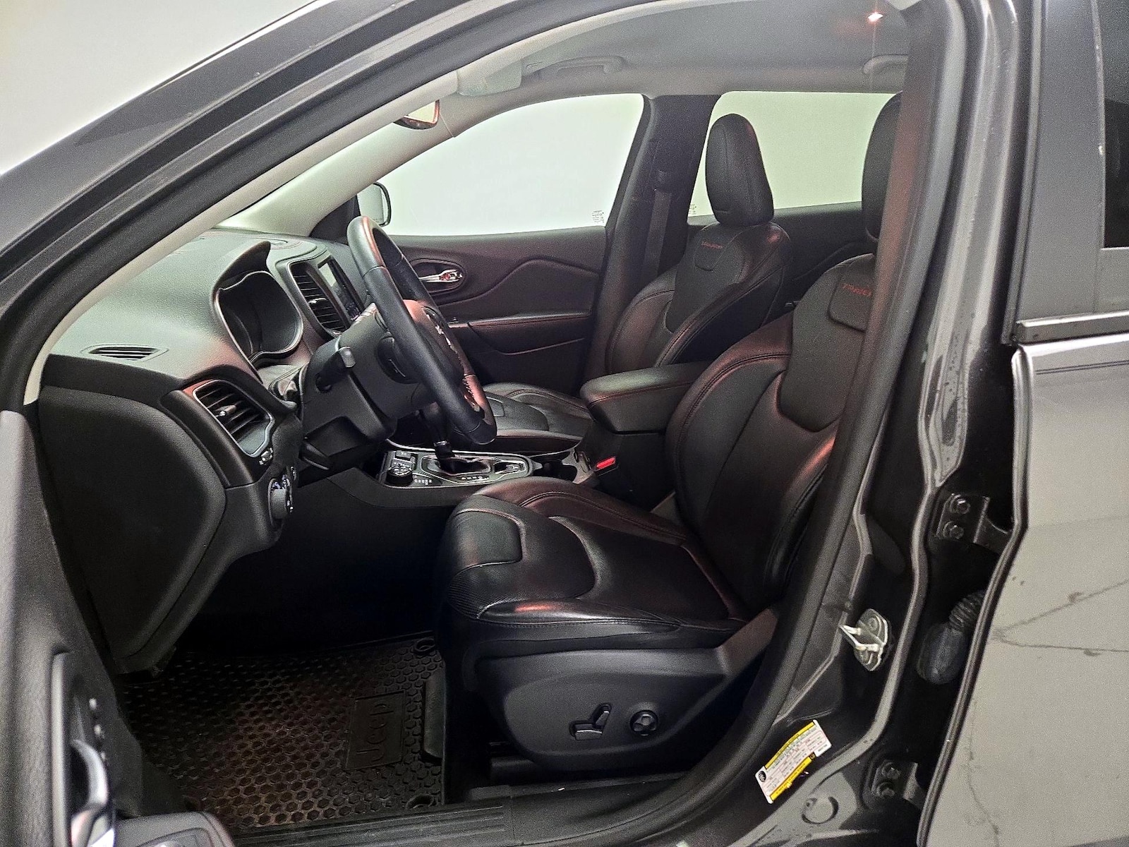 2019 Jeep Cherokee Trailhawk Elite - Photo 12