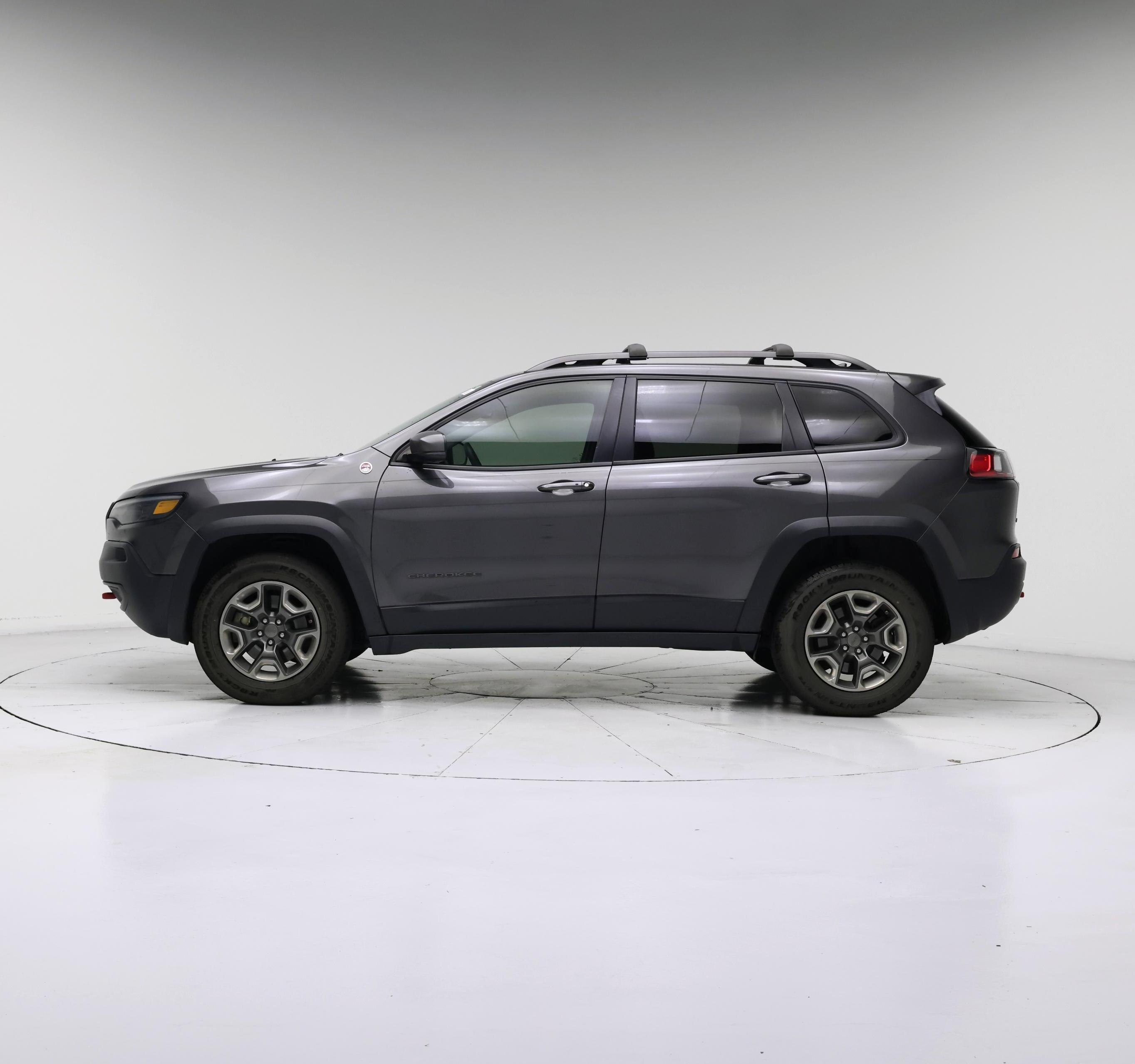 Thumbnail: 2019 Jeep Cherokee - 3