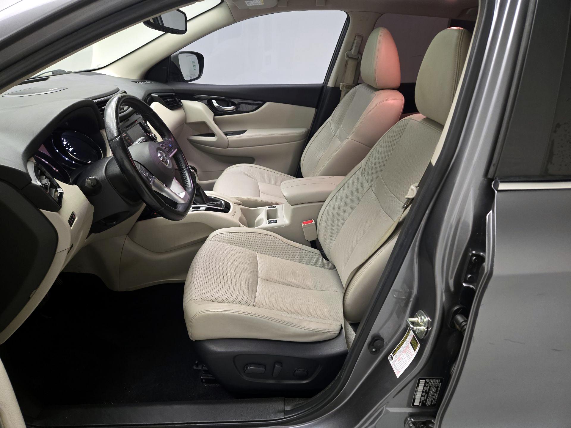 Thumbnail: 2021 Nissan Rogue Sport - 9